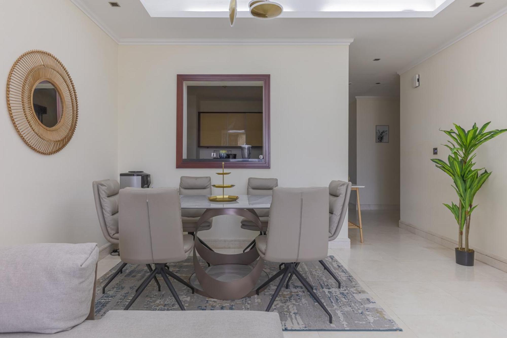 Spacious New 2 Bdr, Pool And Access