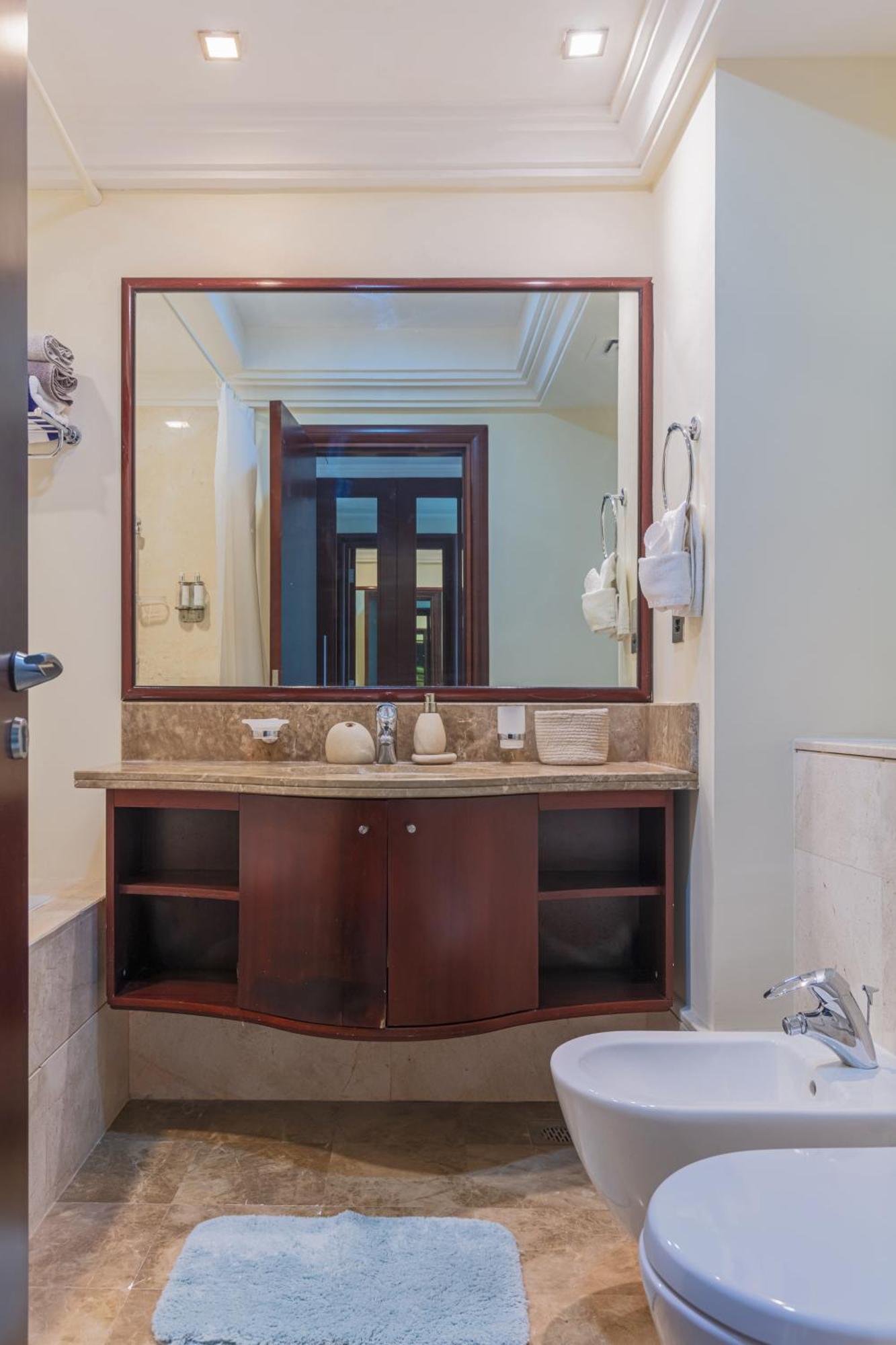 Spacious New 2 Bdr, Pool And Access * Dubai