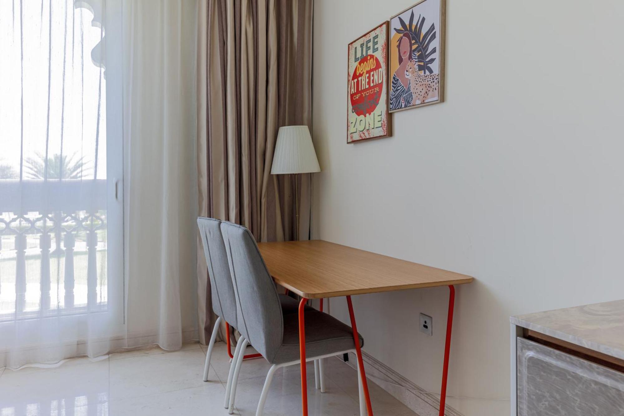 Apartment Spacious New 2 Bdr, Pool And Access *