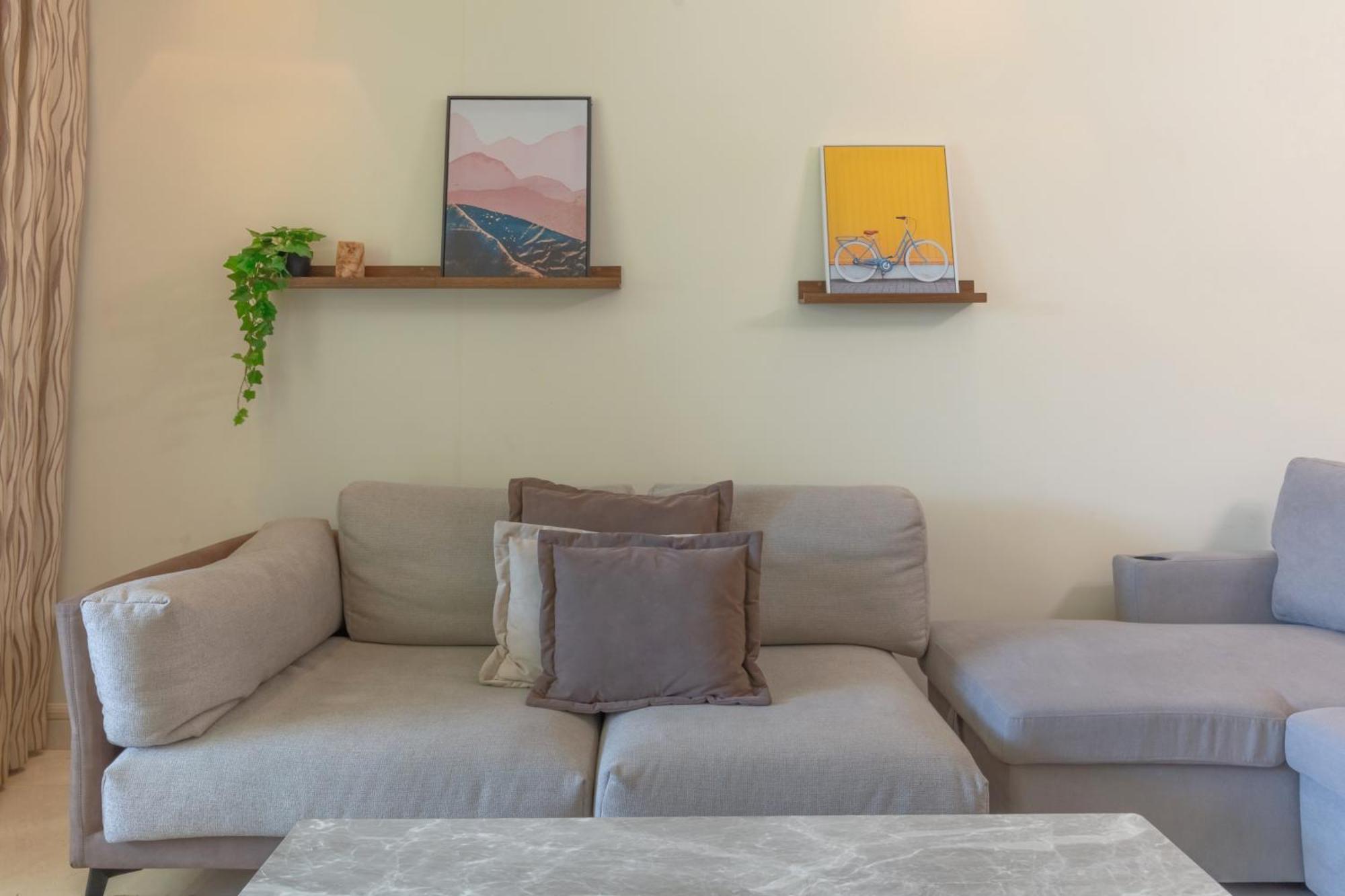 Spacious New 2 Bdr, Pool And Access *