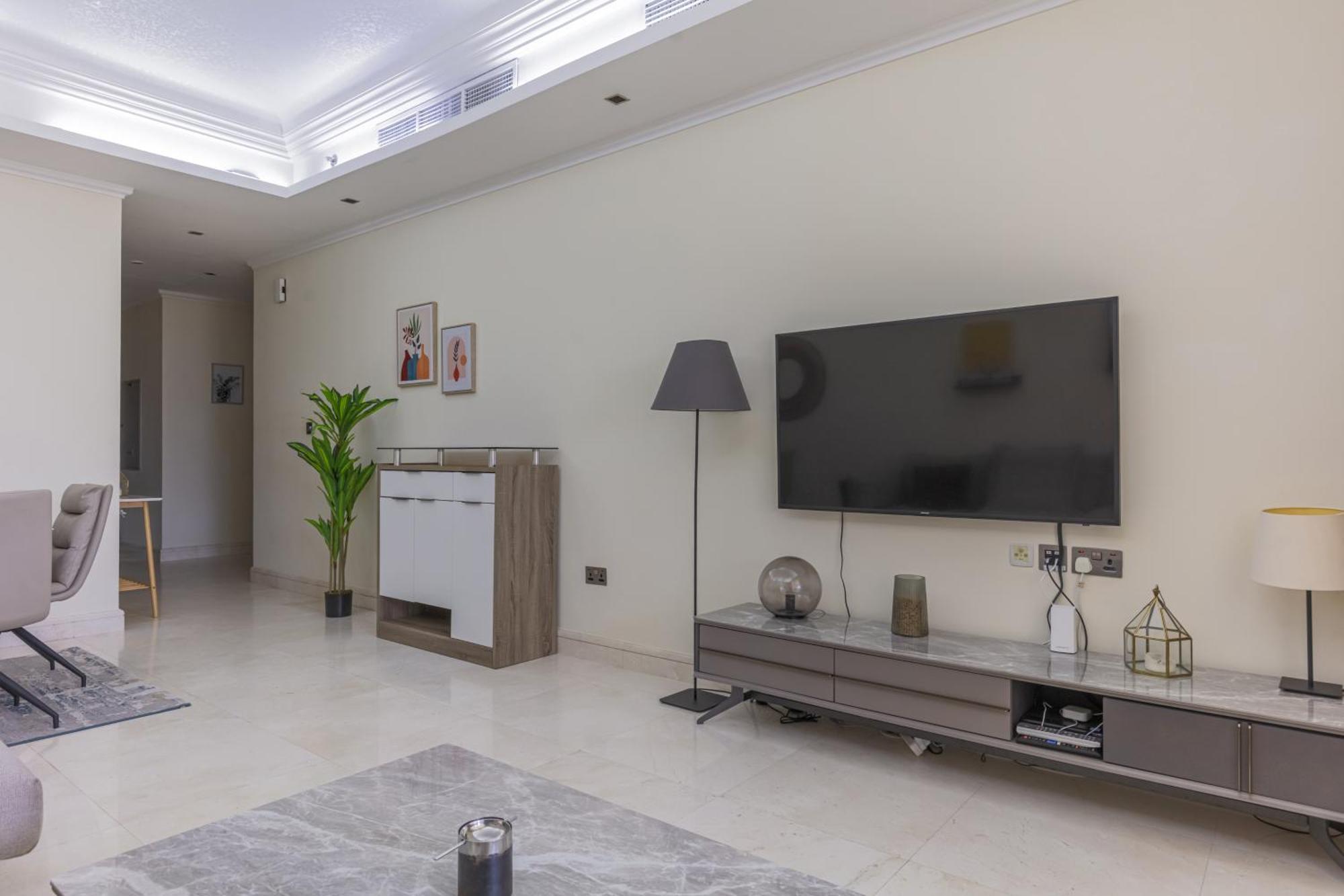 Spacious New 2 Bdr, Pool And Access *
