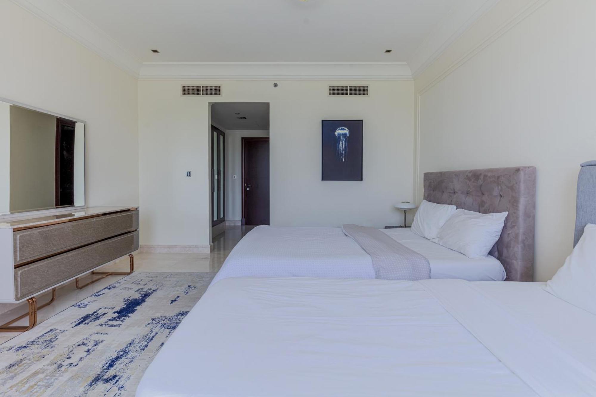Apartment Spacious New 2 Bdr, Pool And Access
