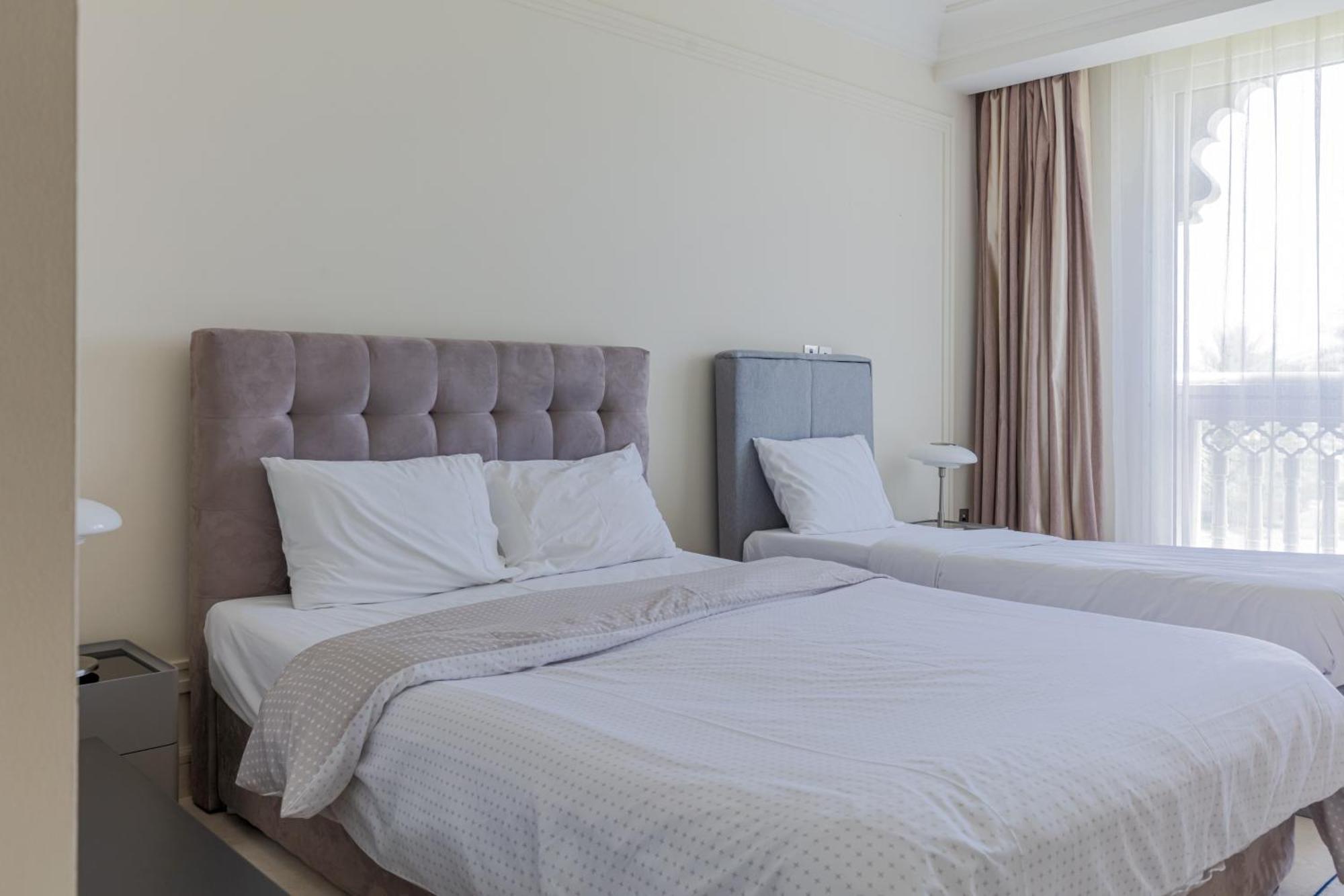 Spacious New 2 Bdr, Pool And Access Apartment Dubai