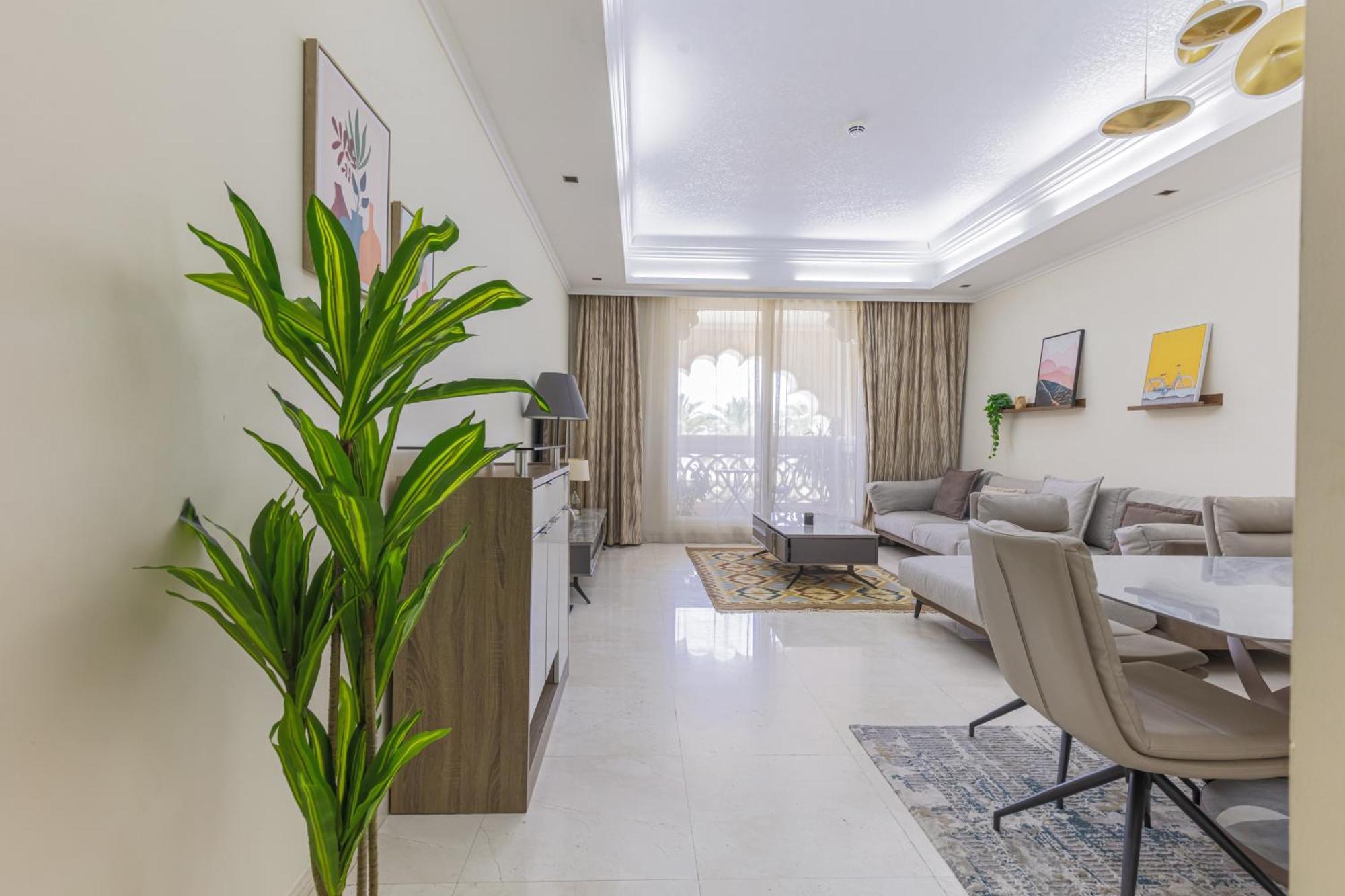 Apartment Spacious New 2 Bdr, Pool And Access