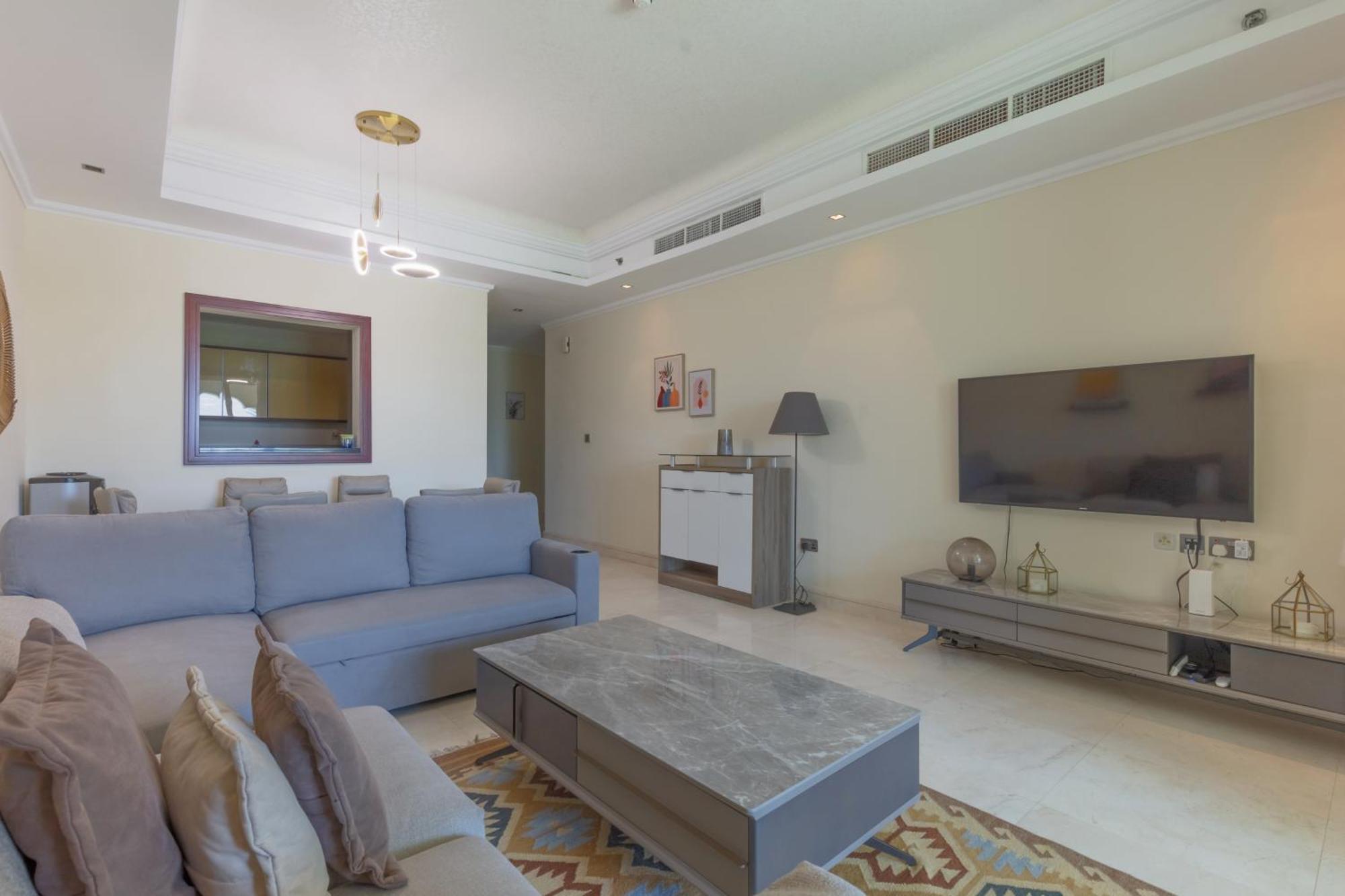 Spacious New 2 Bdr, Pool And Access Apartment Dubai