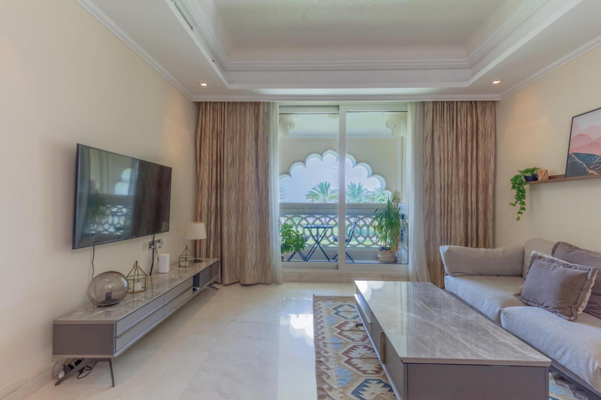Spacious New 2 Bdr, Pool And Access Apartment