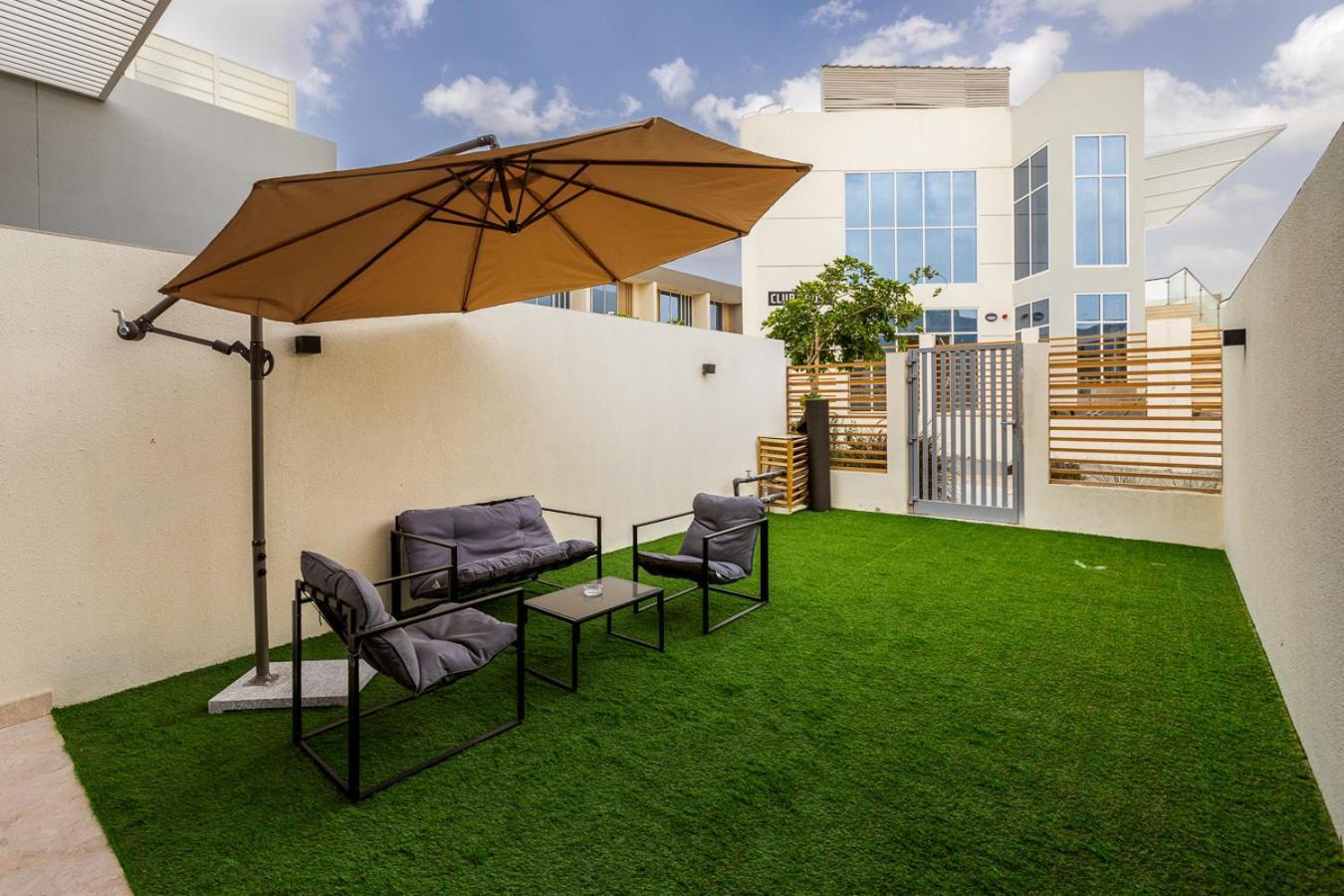 Holiday home Family Friendly, 2br Townhouse In Rukan Community, Land - Allsopp & Allsopp *