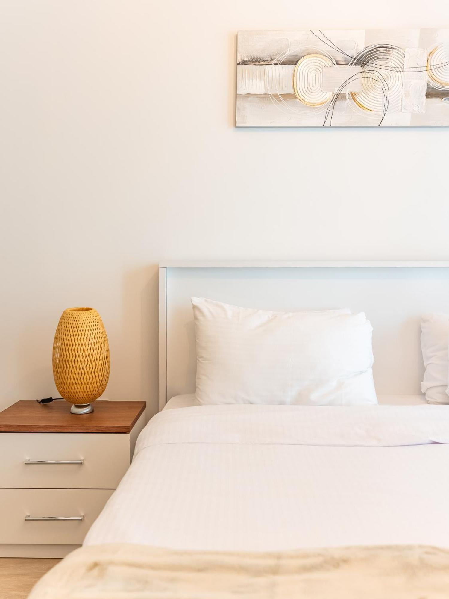 Seabreeze Escape-serene 2br -private Access Apartment