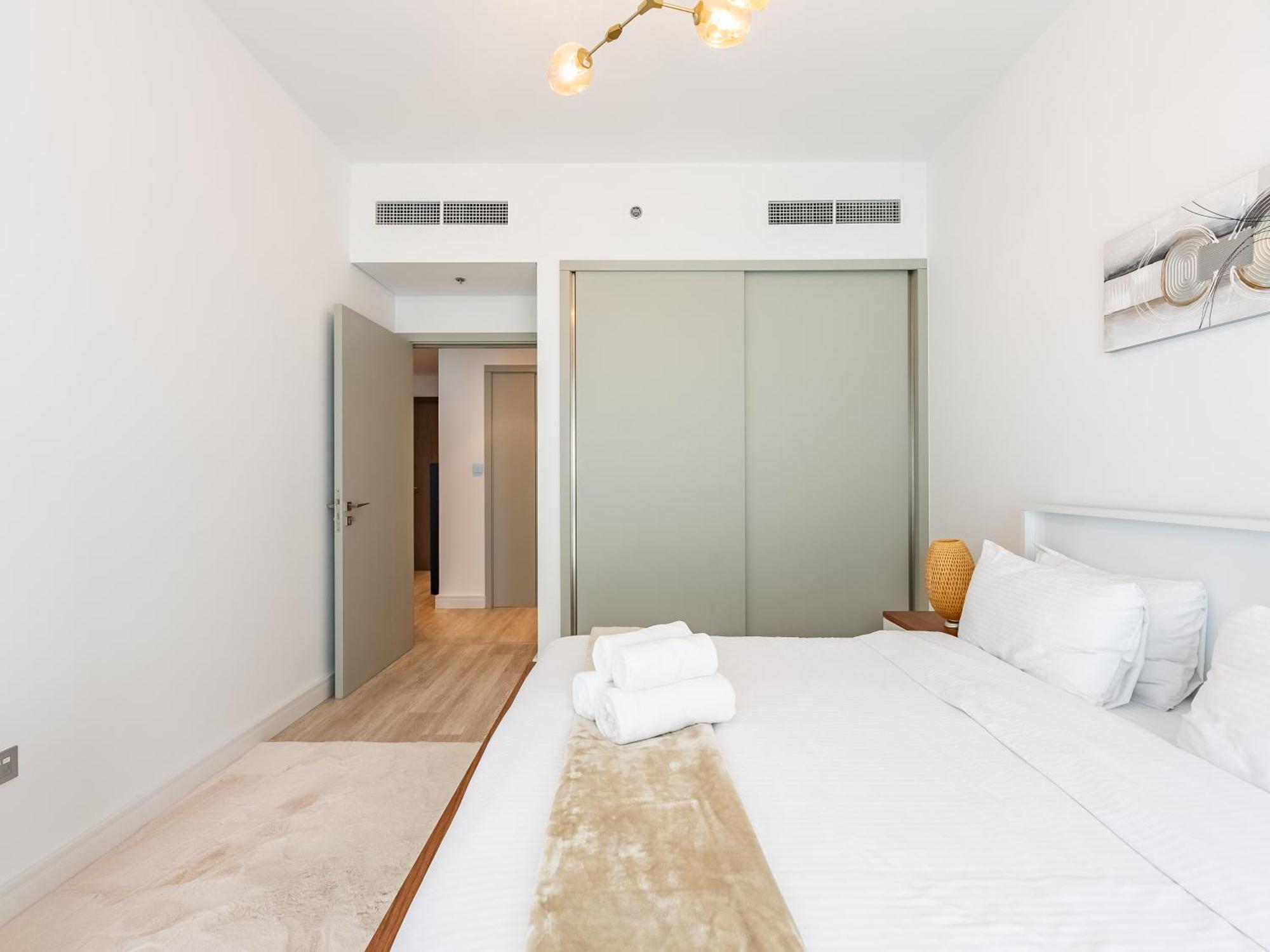 Apartment Seabreeze Escape-serene 2br -private Access *
