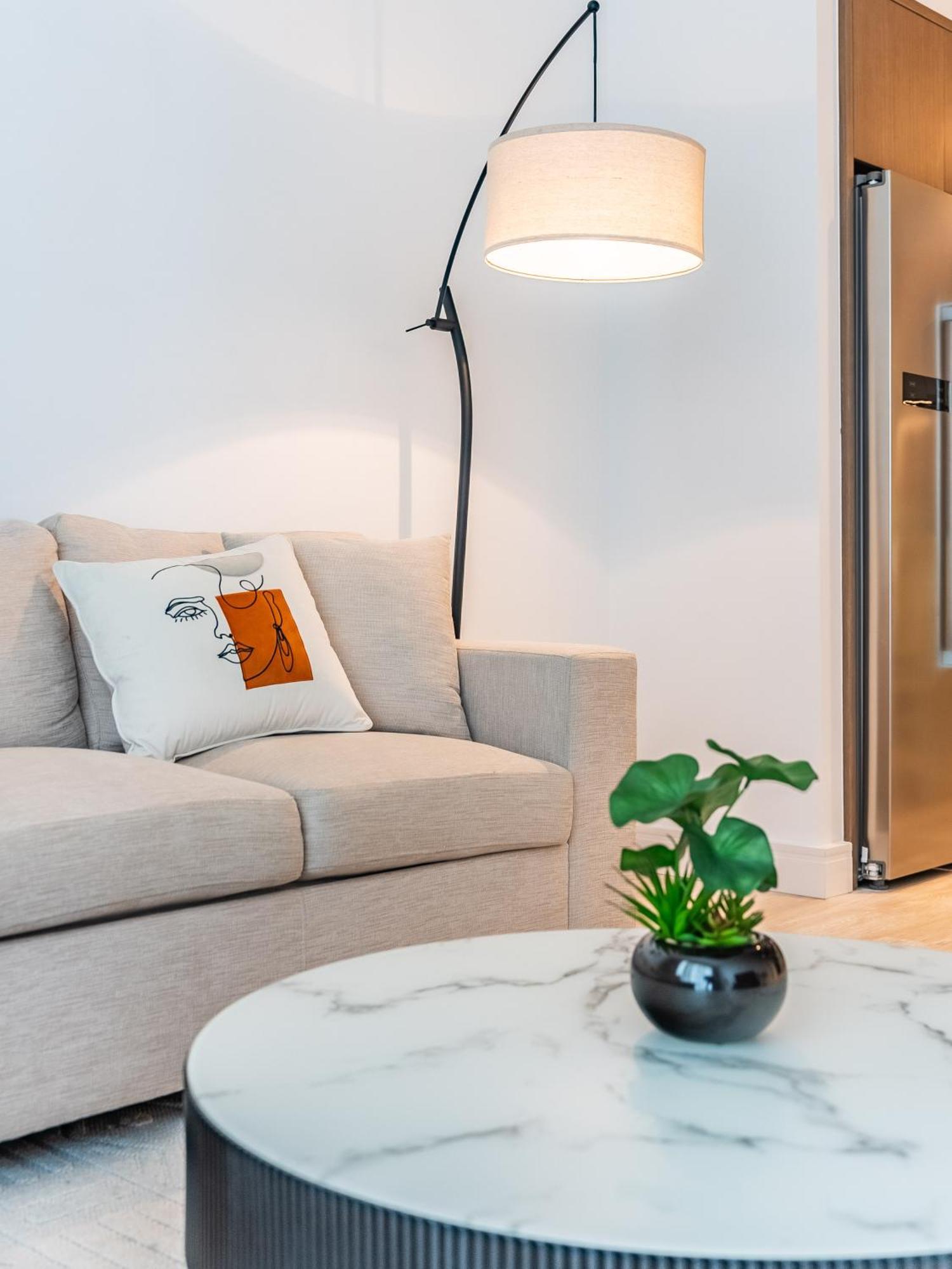 Seabreeze Escape-serene 2br -private Access Apartment *