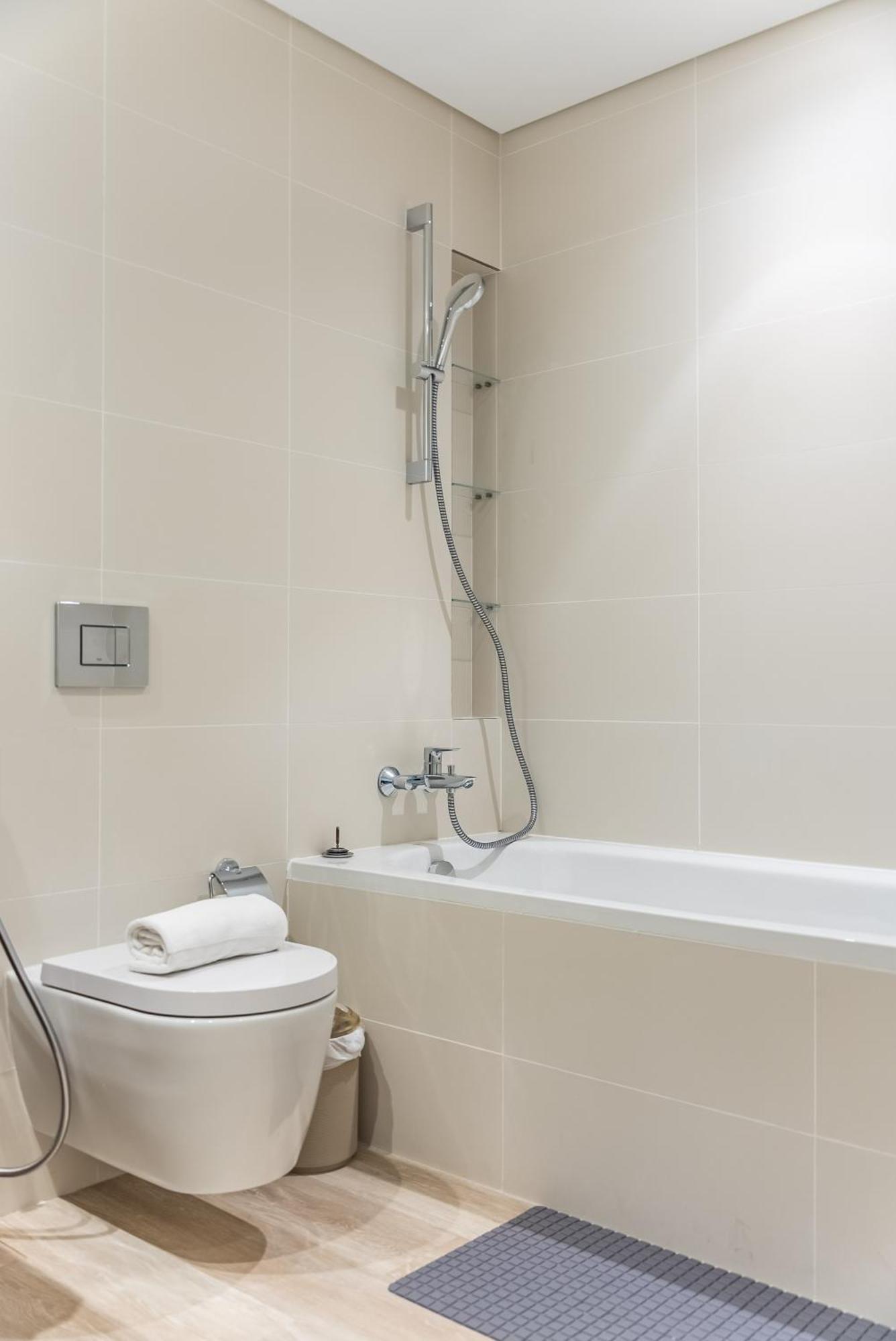Seabreeze Escape-serene 2br -private Access Dubai