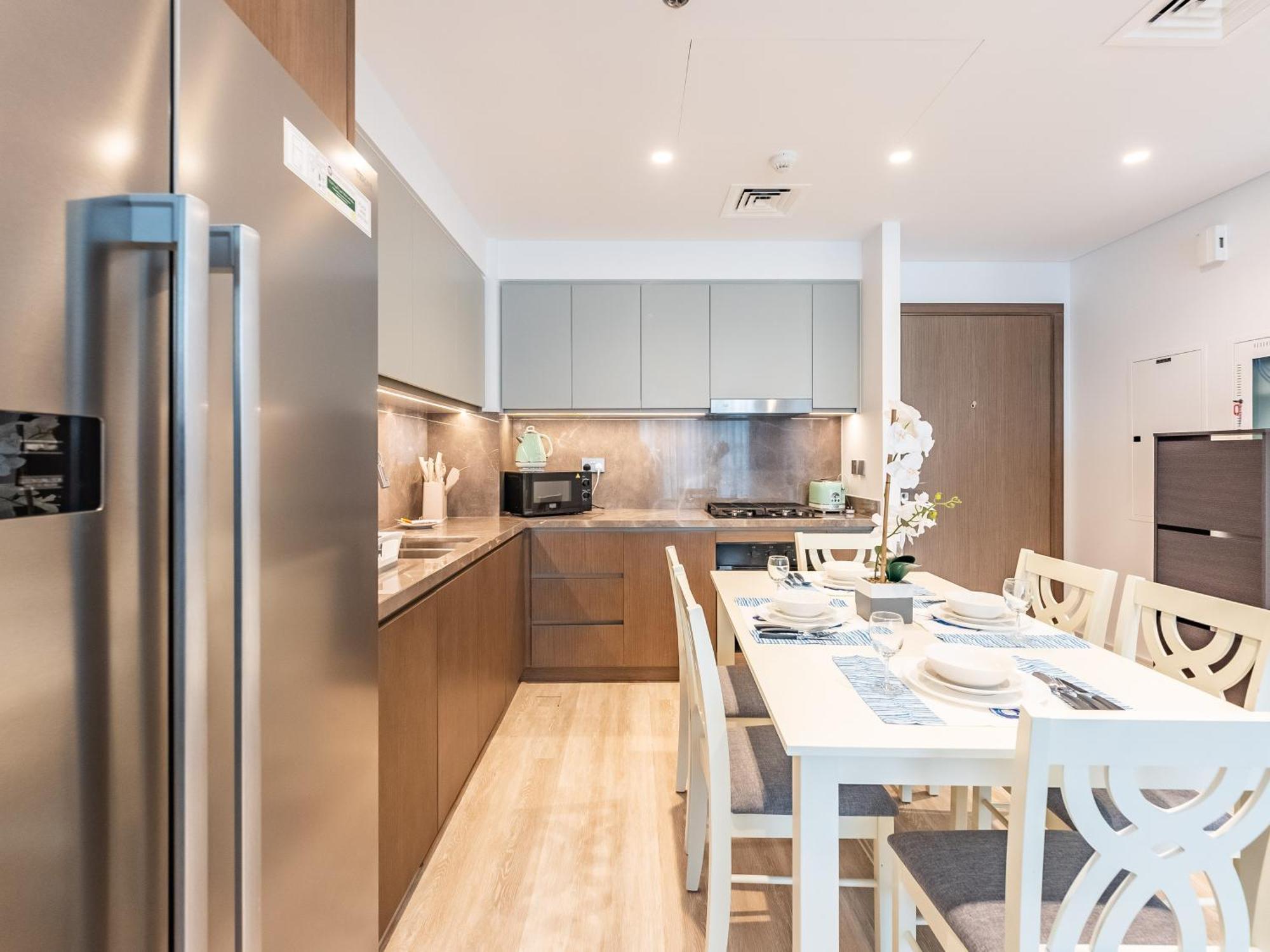 Seabreeze Escape-serene 2br -private Access Apartment *