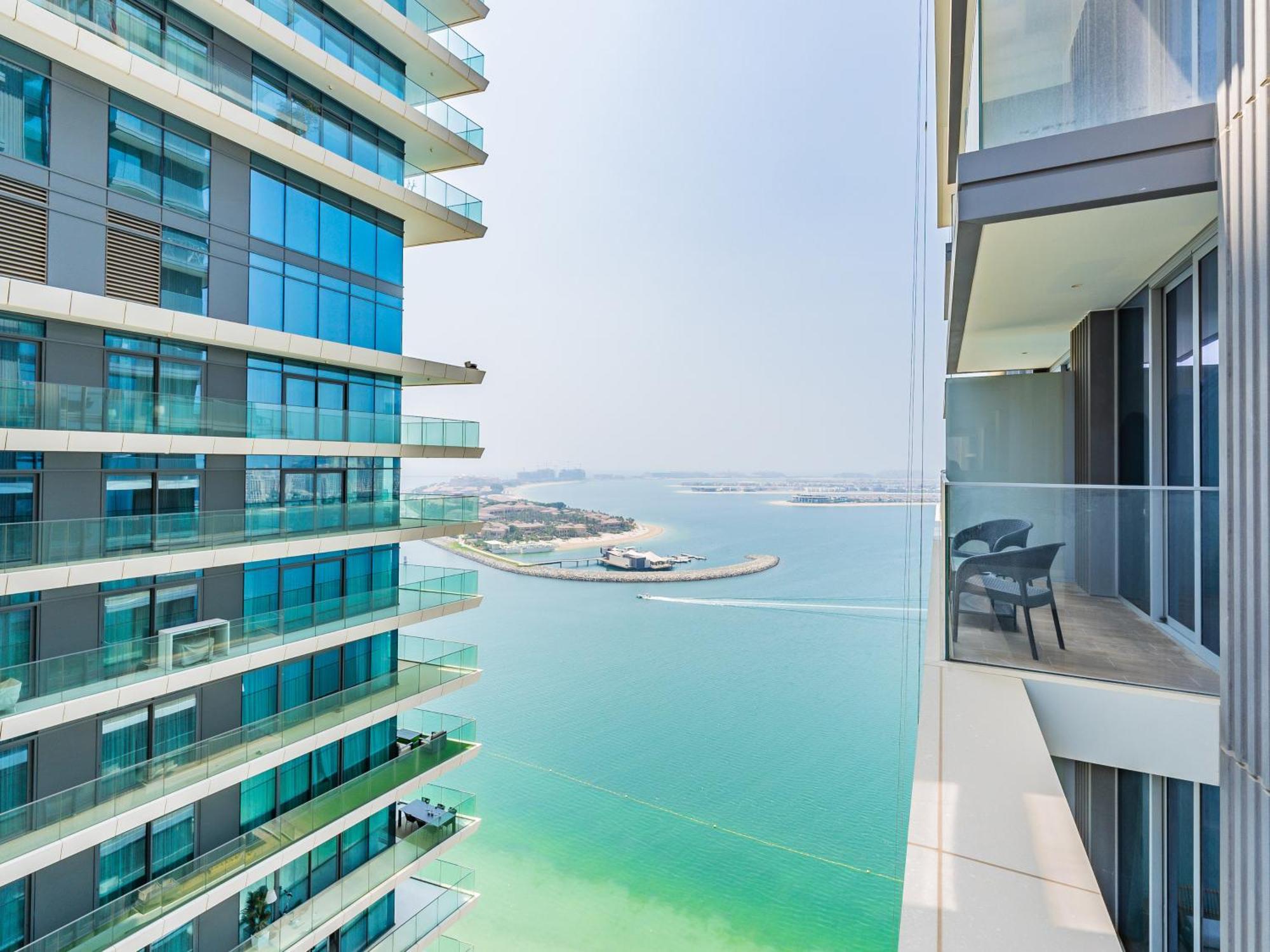 Seabreeze Escape-serene 2br -private Access Dubai