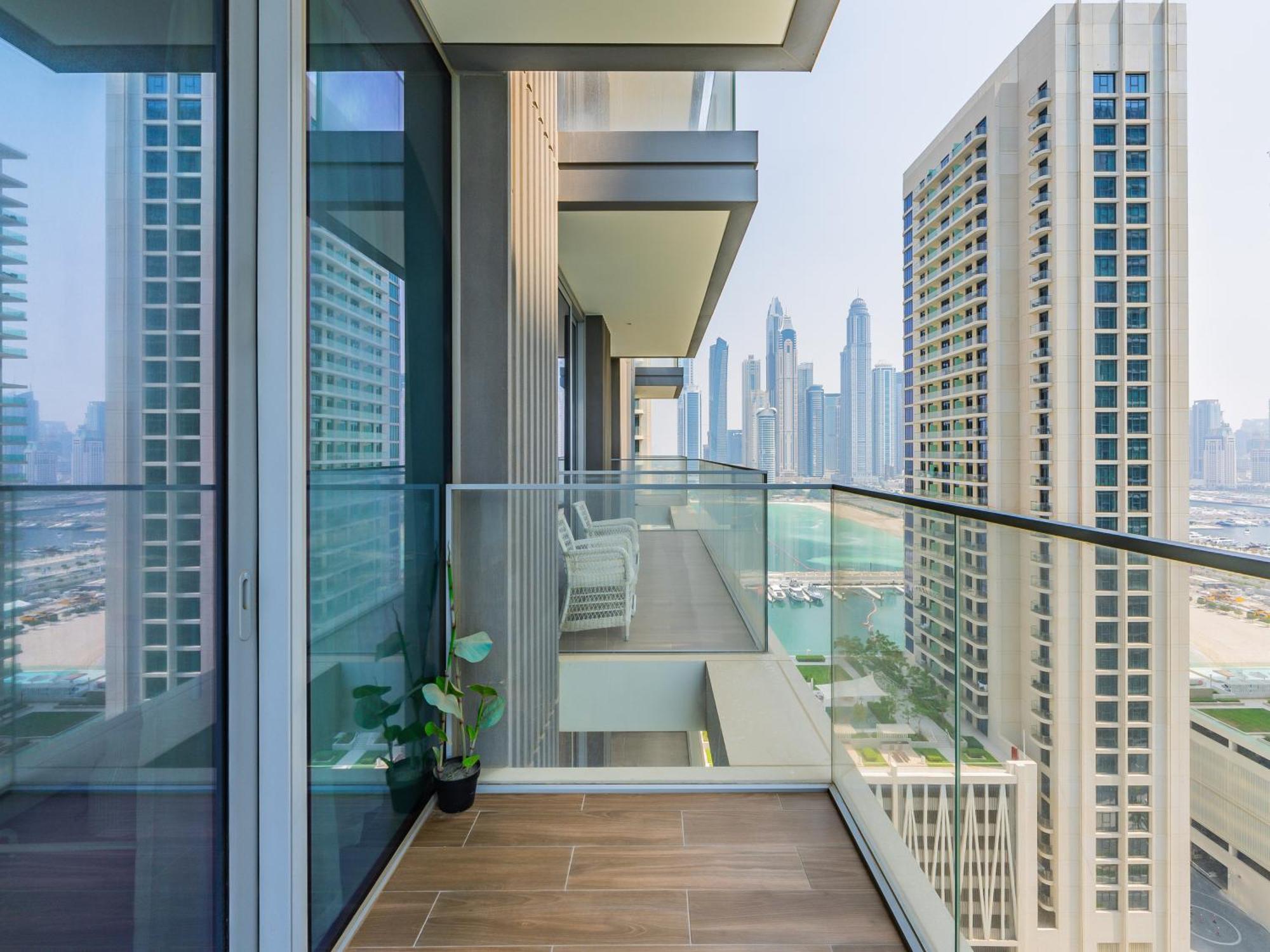 Seabreeze Escape-serene 2br -private Access Apartment Dubai