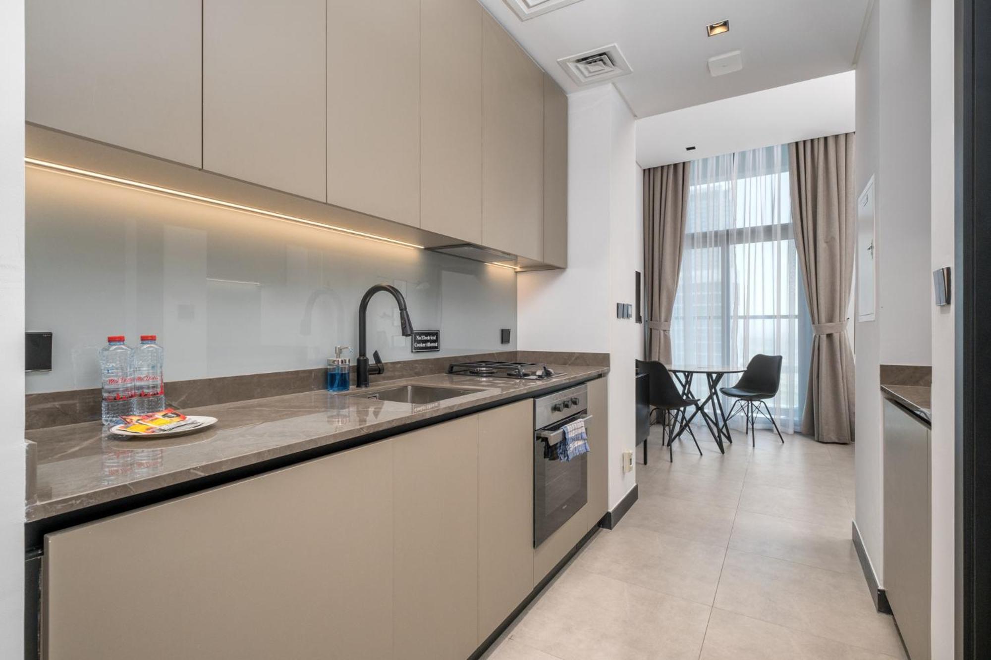 Revved Up In 15 Northside With Pool And Gym