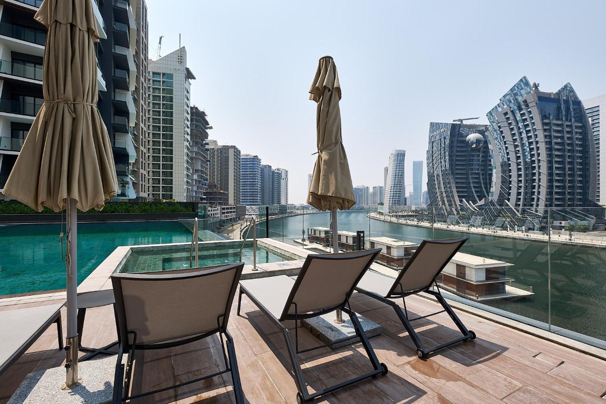 Apartment Revved Up In 15 Northside With Pool And Gym *