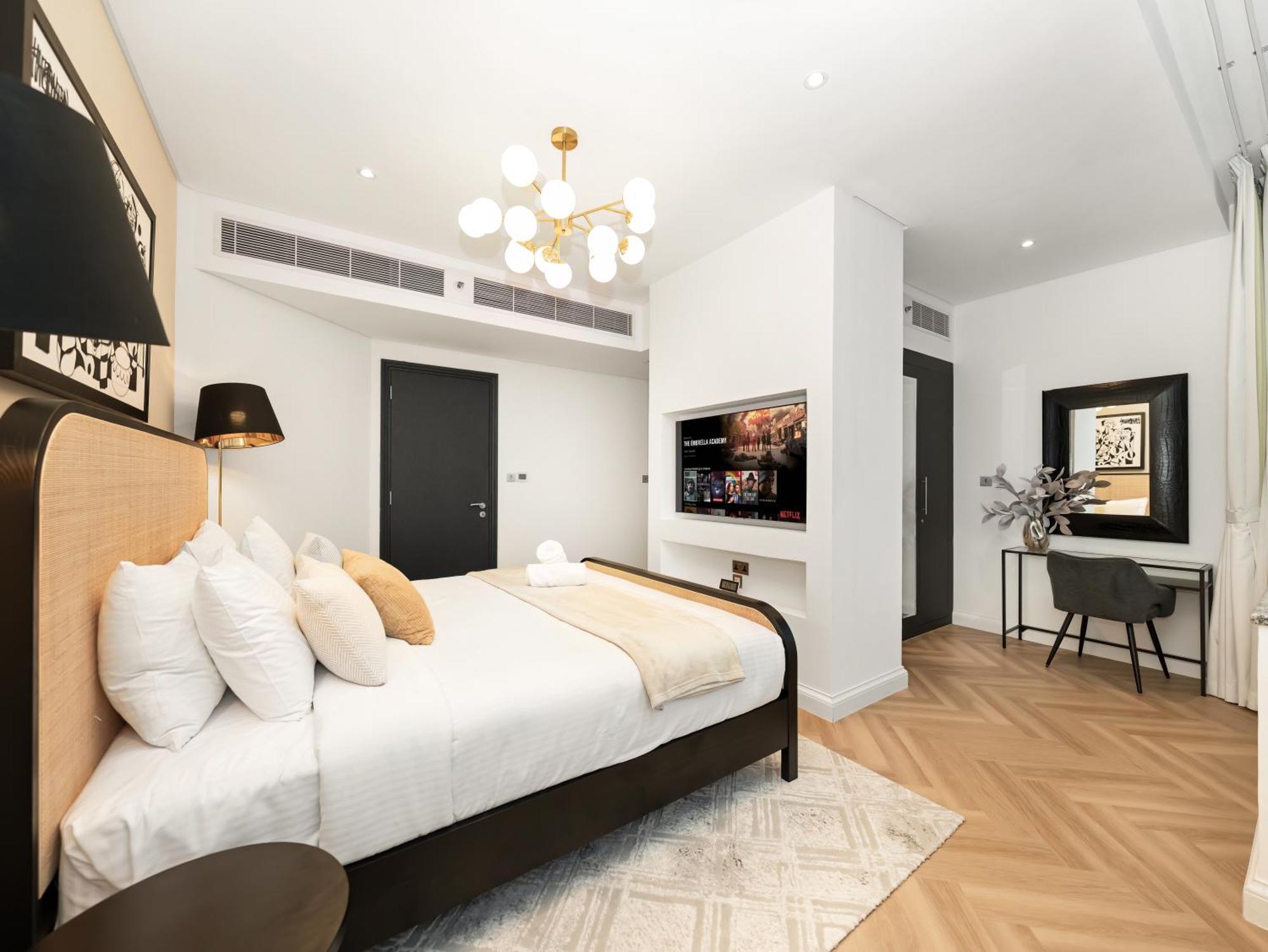 Apartment Gorgeous 2br-flat Near Mall & Burj Khalifa *