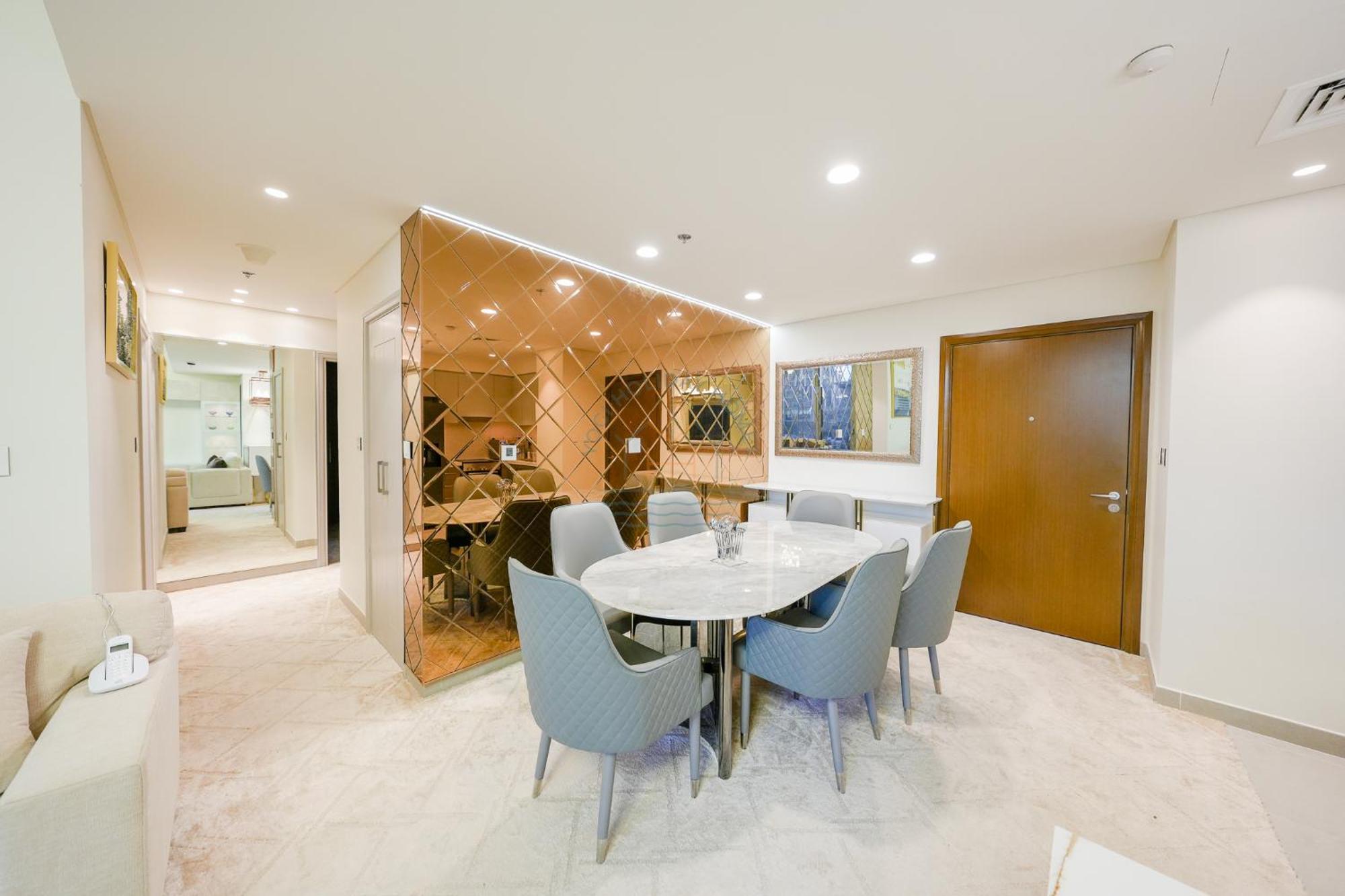 Apartment Luxe - Stylish 2br Downtown Escape Dubai