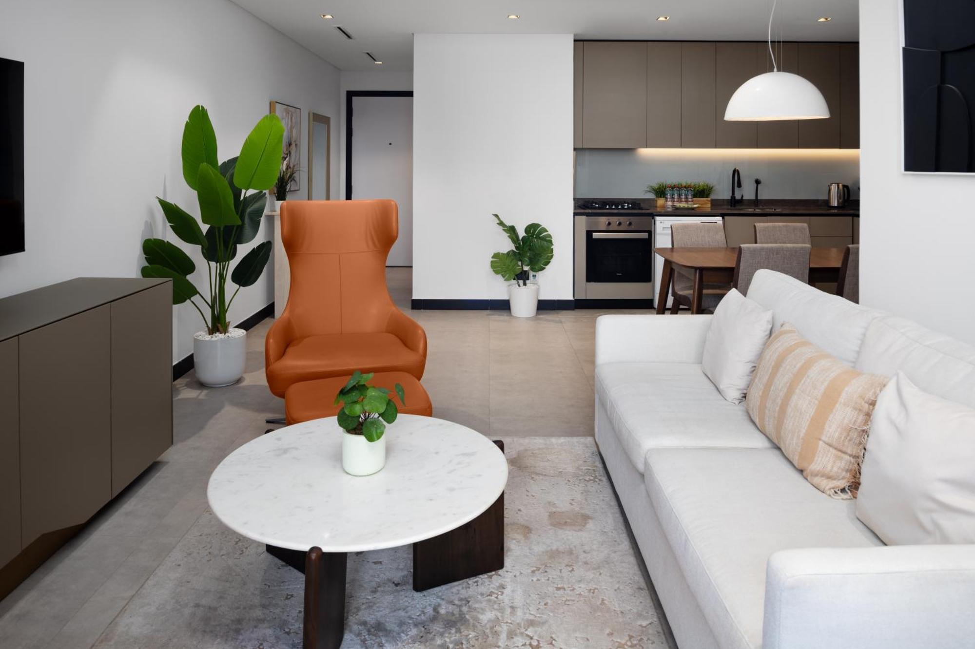 Waves - Spacious 2br With Burj Views & Terrace * Dubai