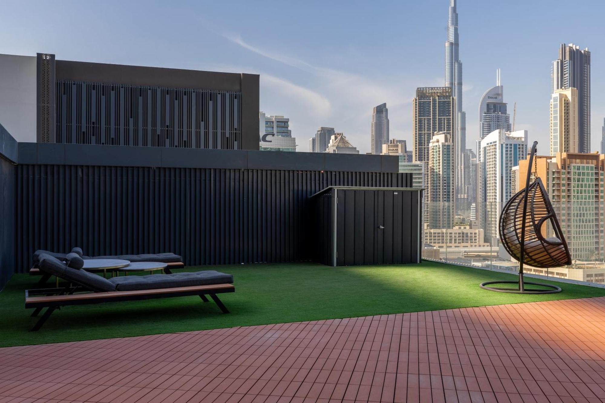 Apartment Waves - Spacious 2br With Burj Views & Terrace Dubai