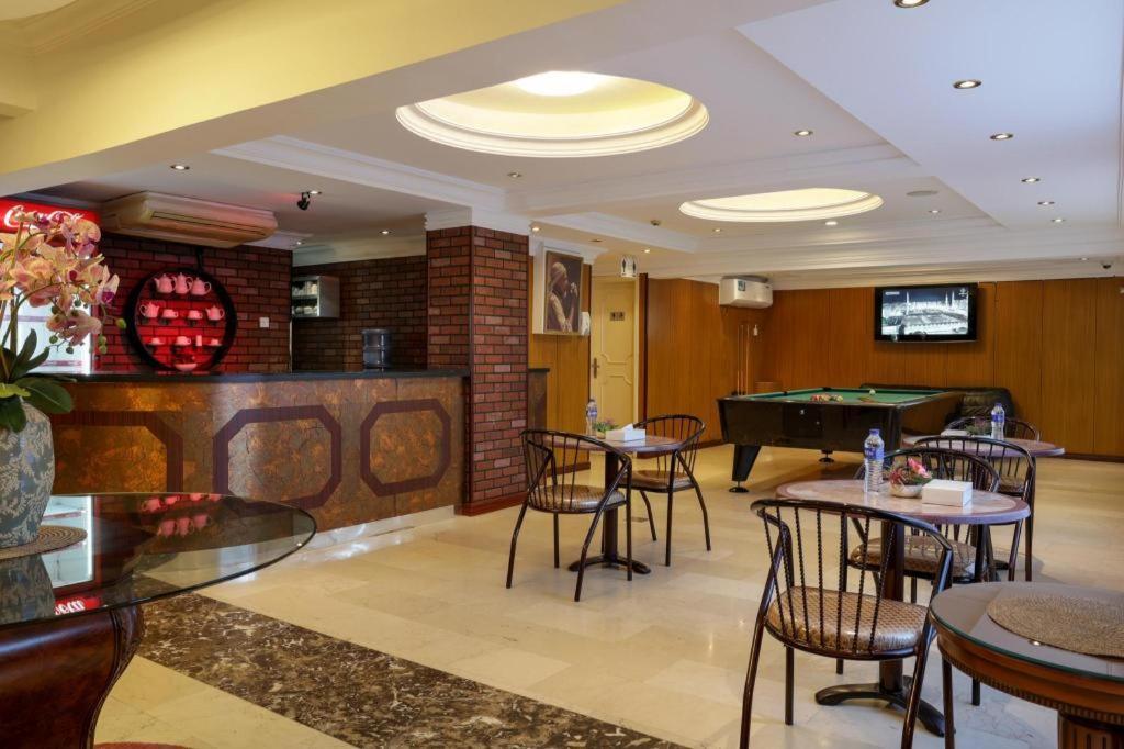 Click Grand - Bur Hotel