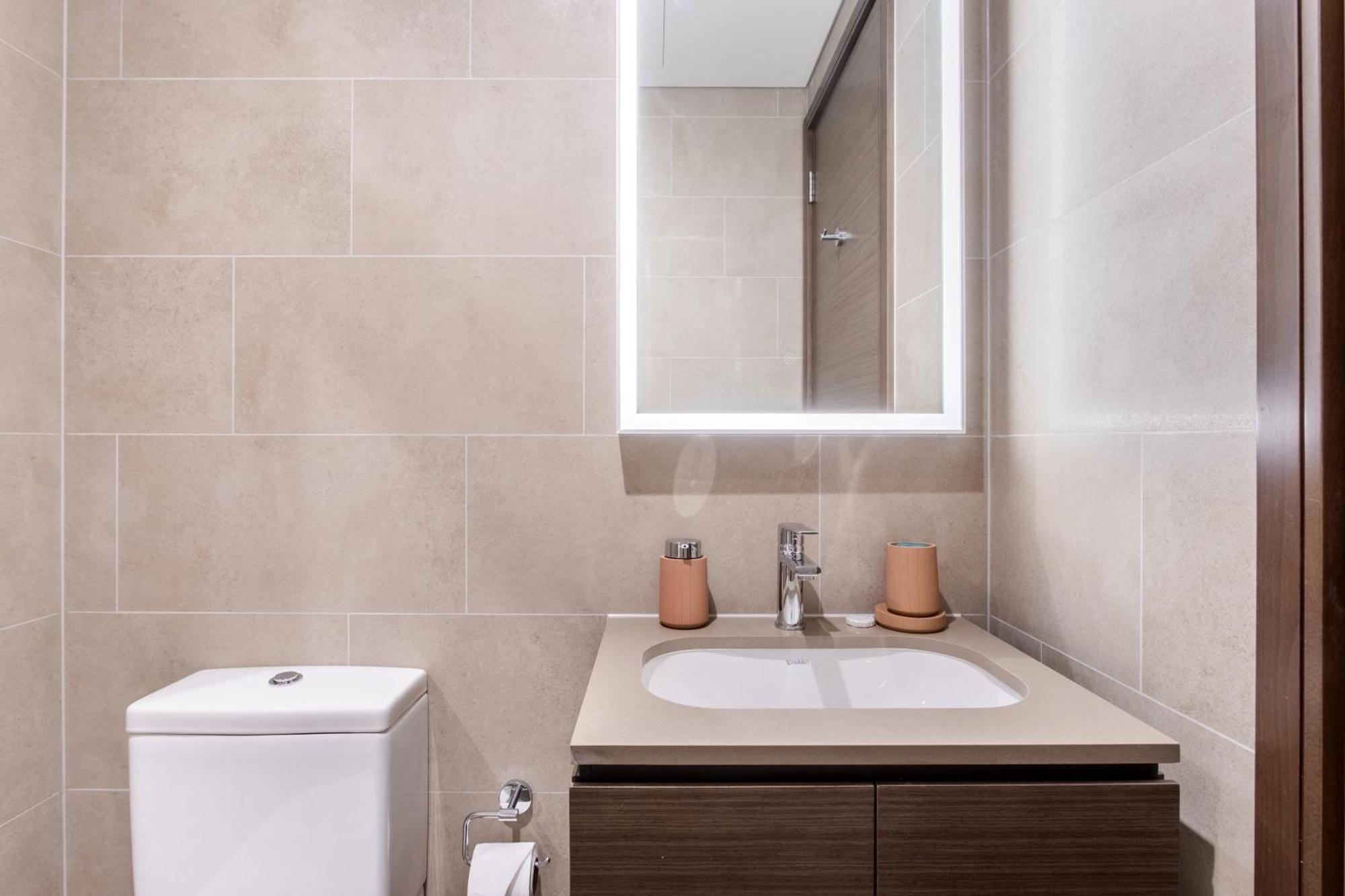 Apartment By Latinem Luxury 1br Cv A2707 Near Mall