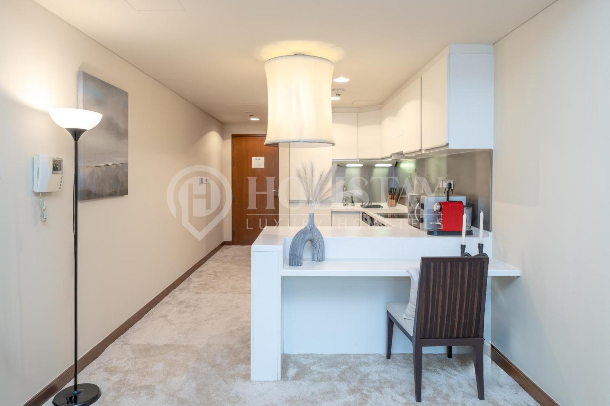 Holistay Luxury Homes - Burj Khalifa View - Direct Access Mall Apartment Dubai