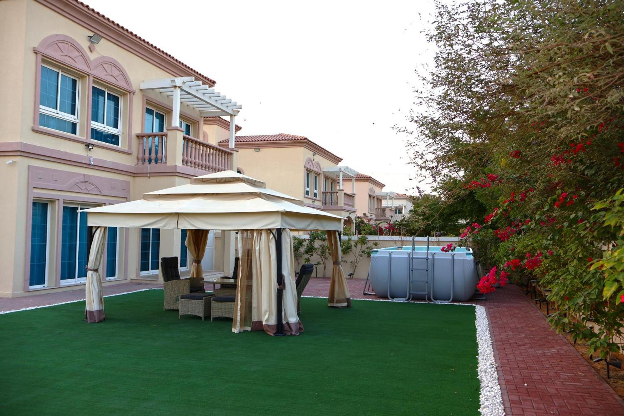 Holiday home Fully Furnished Garden 2 Bedroom *