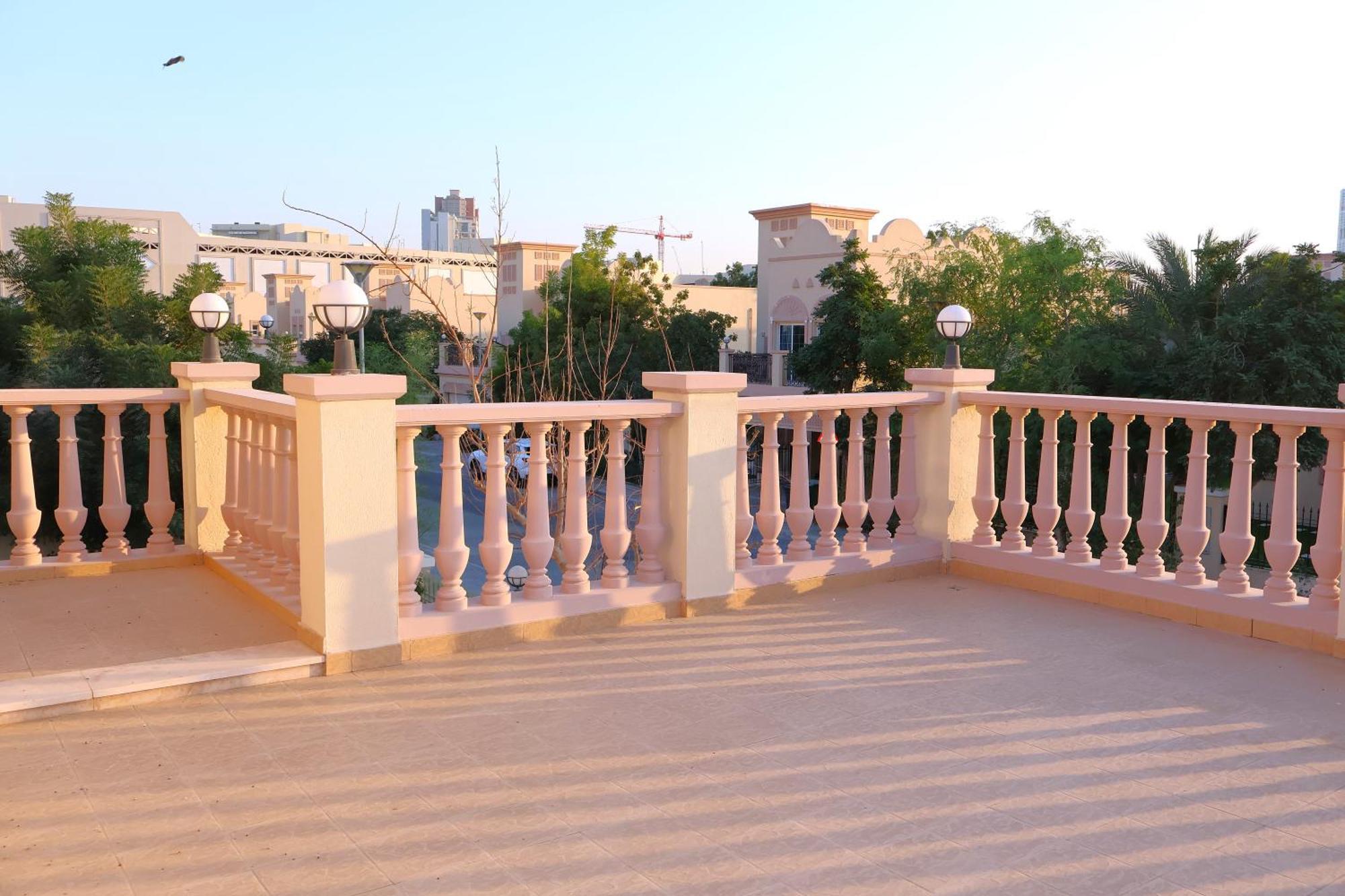Fully Furnished Garden 2 Bedroom Dubai