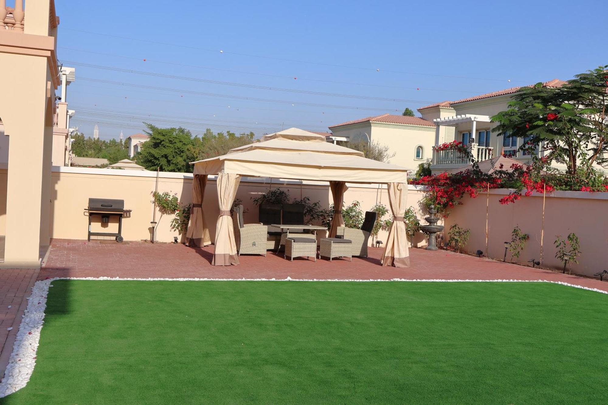 Fully Furnished Garden 2 Bedroom Dubai