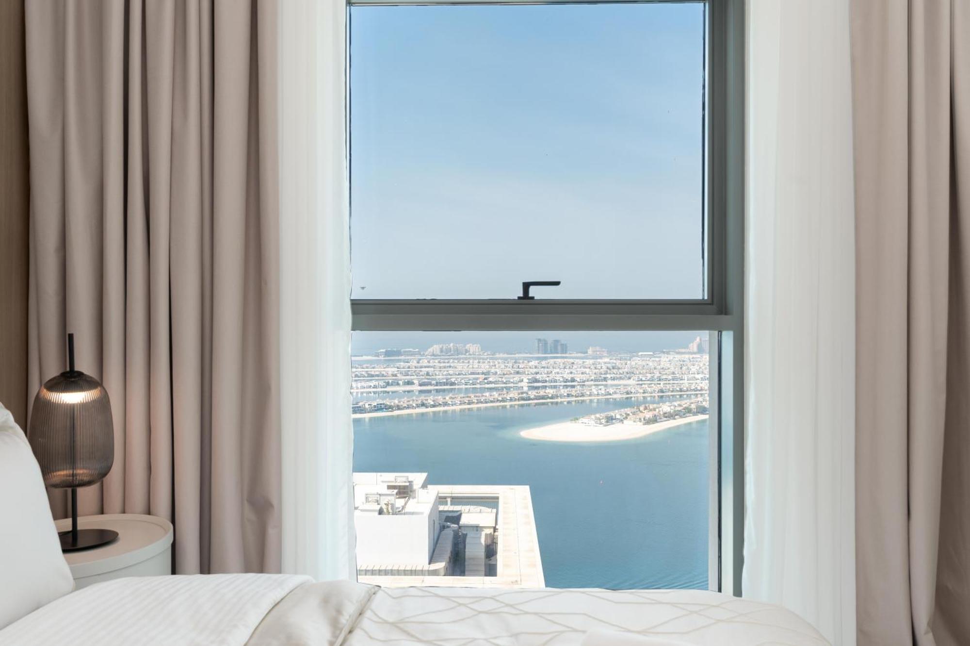 Marina Vista 2 - Beachfront Stunning - Full Sea Views Dubai