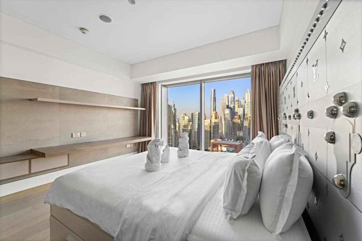 First Class 1br Stunning & Marina Views Dubai