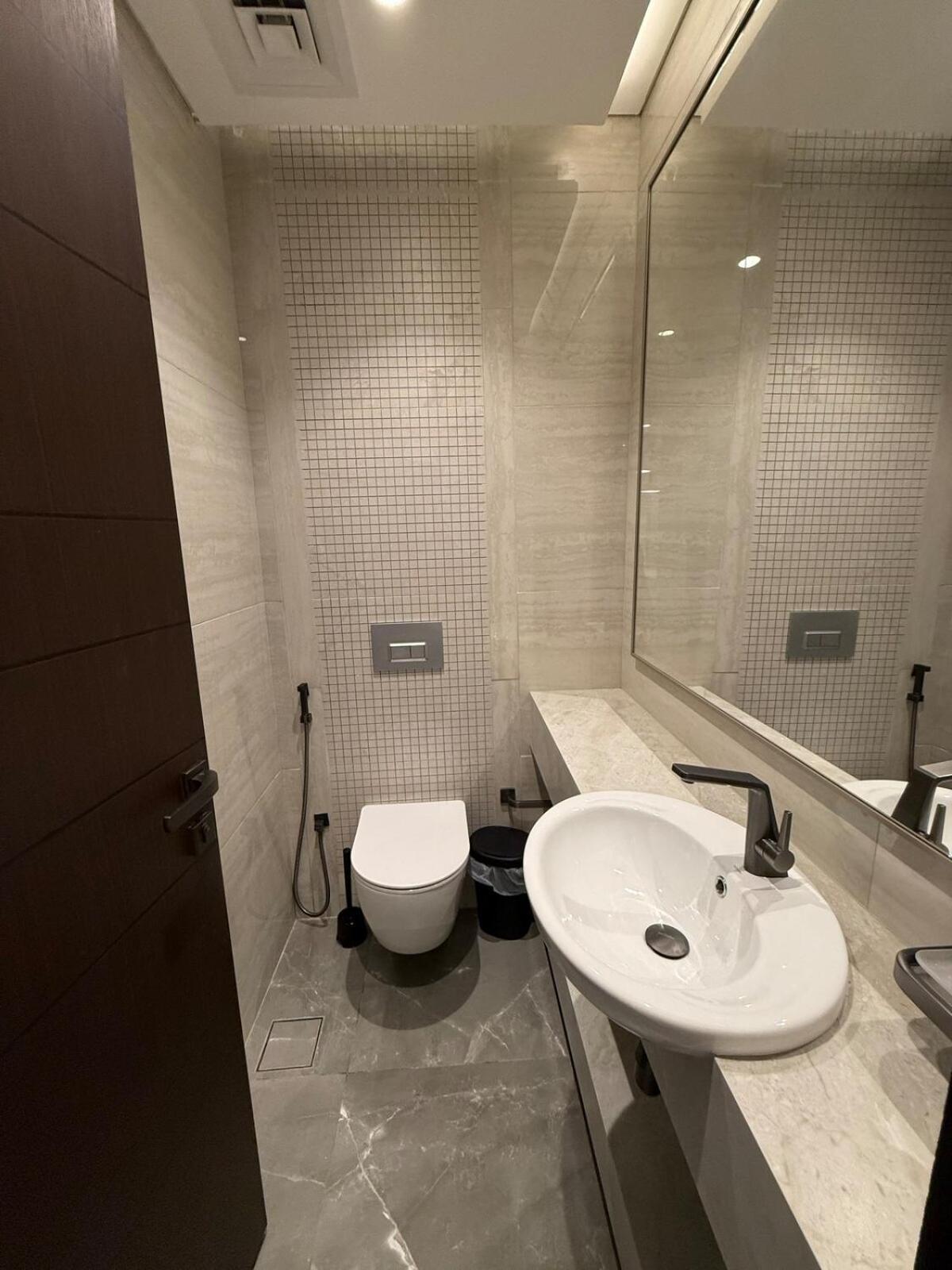 Luxurious 2-bedroom Business Bay Apartment Dubai
