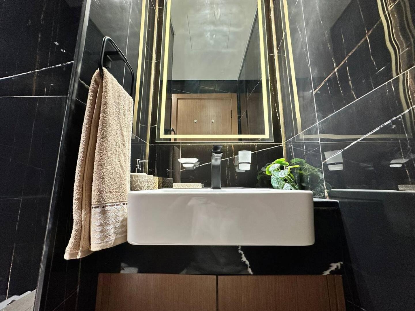 Gorgeous 1br In Jvc * Dubai