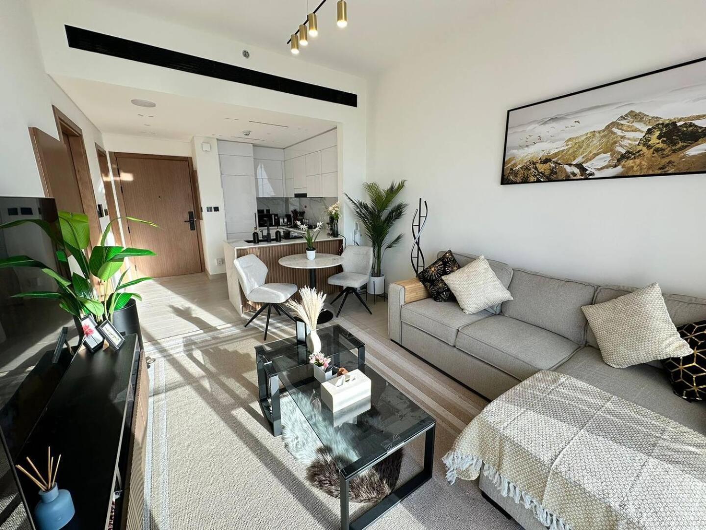 Gorgeous 1br In Jvc Dubai