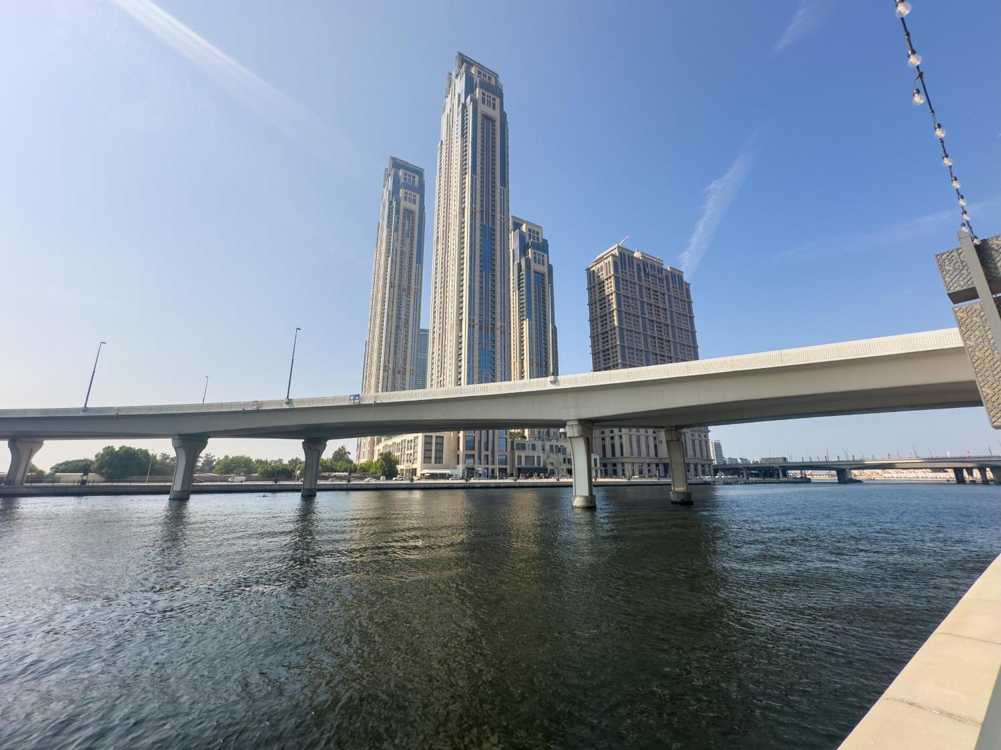 Luxury In Business Bay 5 People Apartment Dubai