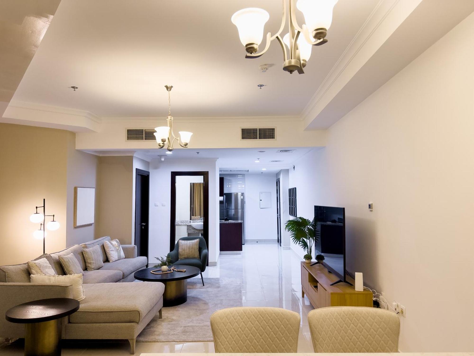 Luxury In Business Bay 5 People Apartment