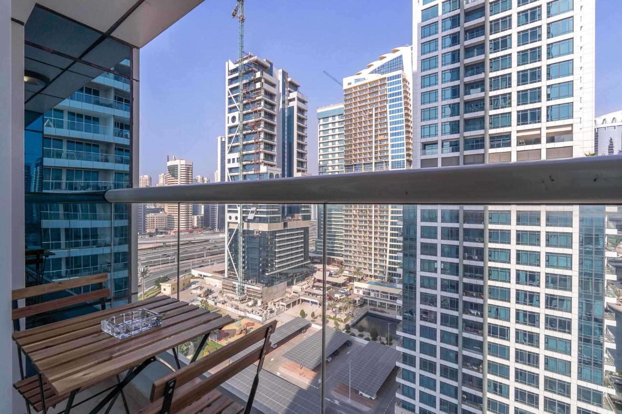 Sleeps 4 In 2 Bedroom In Gate 2 Dubai