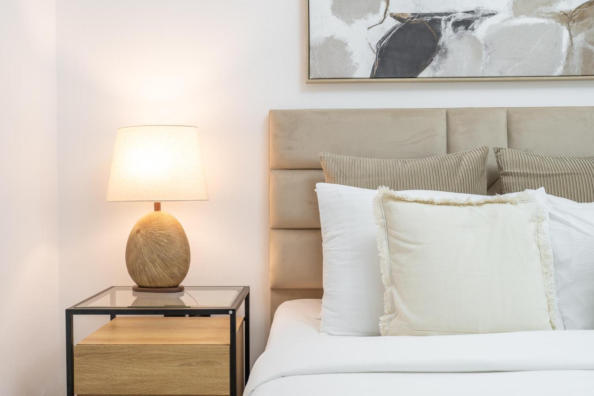 Apartment Sleeps 4 In 2 Bedroom In Gate 2 Dubai