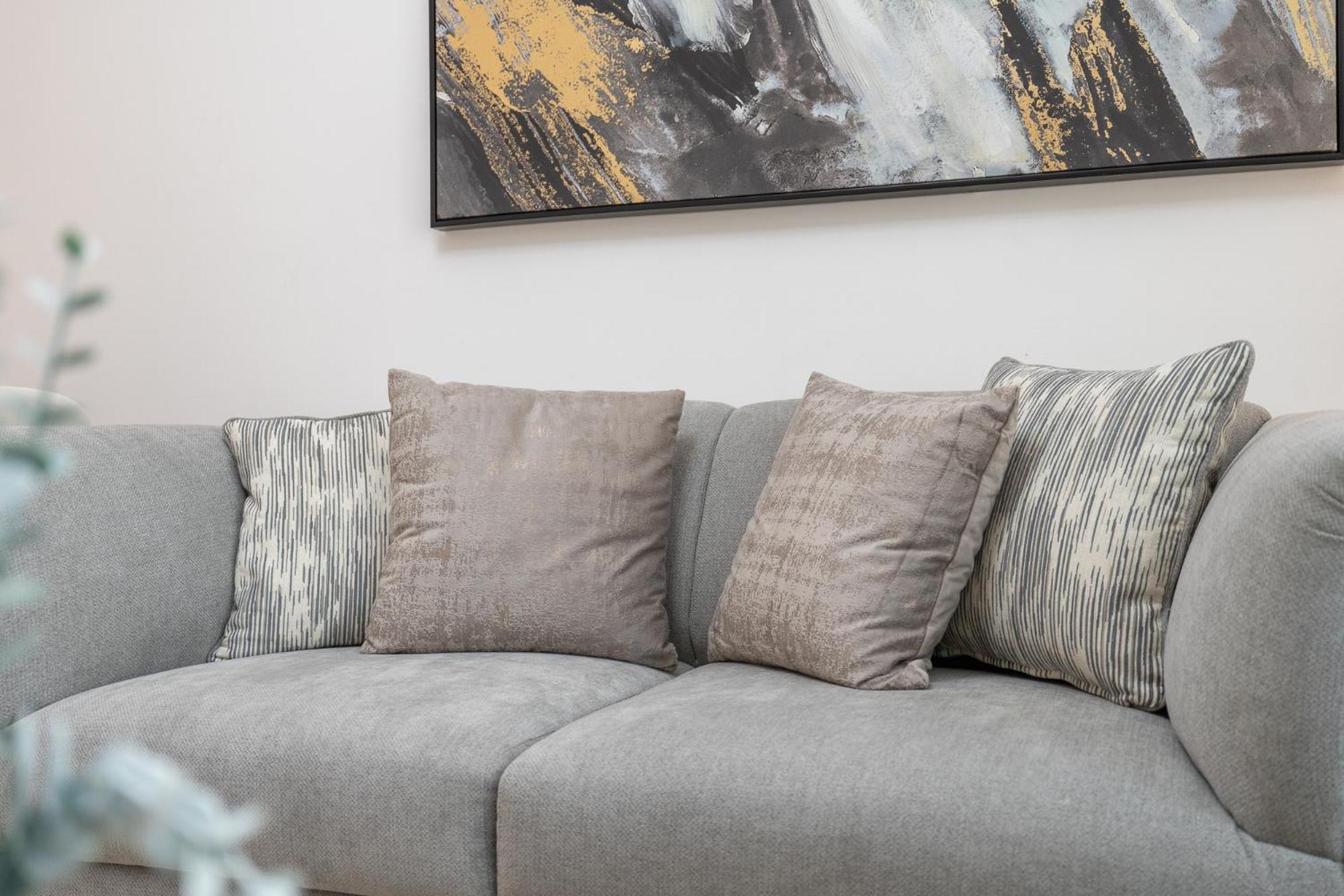 Sleeps 4 In 2 Bedroom In Gate 2 *