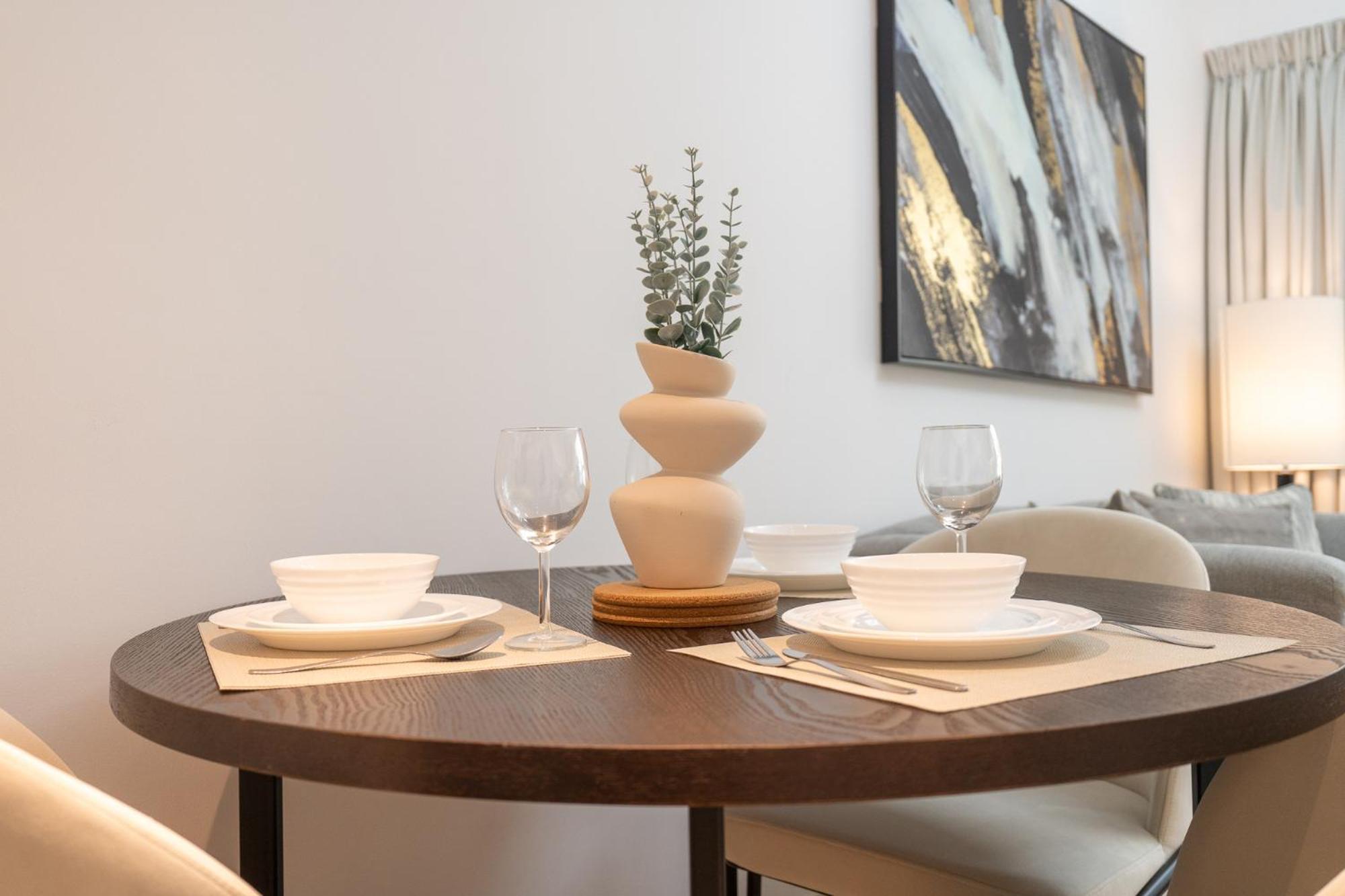 Sleeps 4 In 2 Bedroom In Gate 2 * Dubai