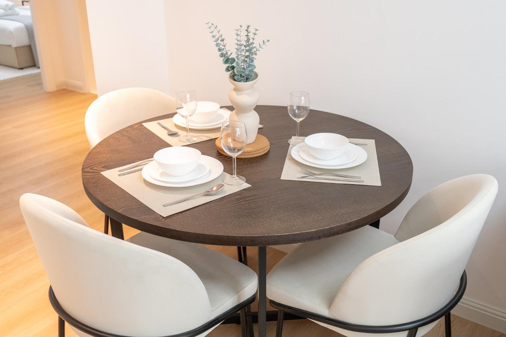 Apartment Sleeps 4 In 2 Bedroom In Gate 2