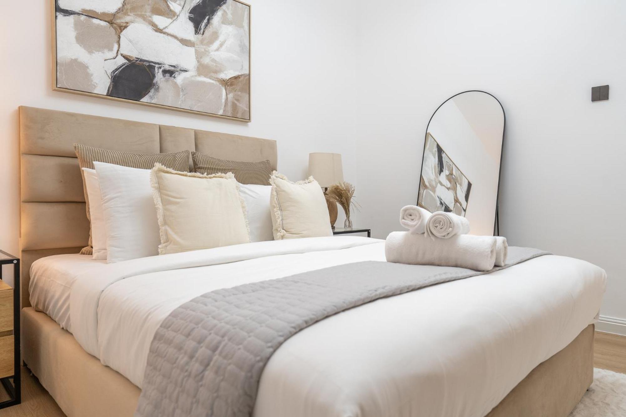 Sleeps 4 In 2 Bedroom In Gate 2 Apartment *