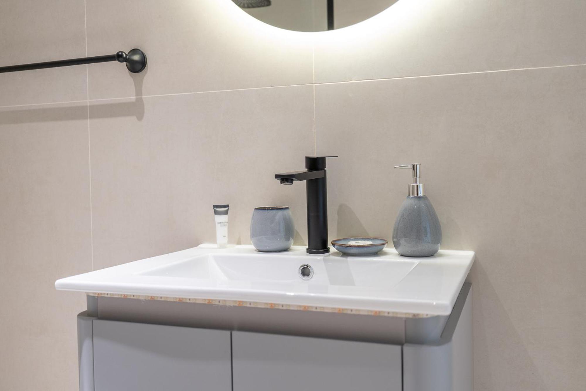 Sleeps 4 In 2 Bedroom In Gate 2 *