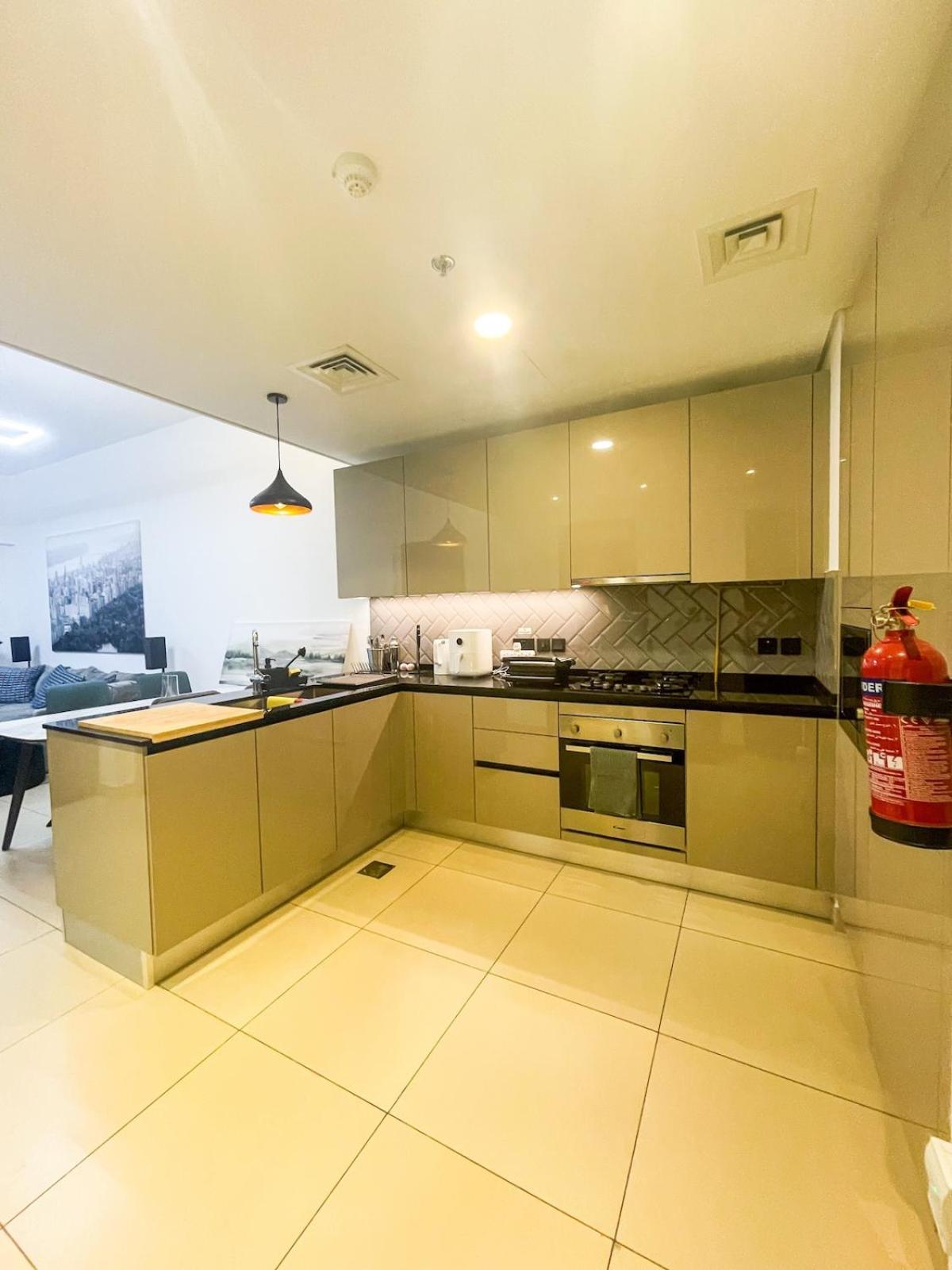 Tastefully Decorated 1 Bedroom In Jvc * Dubai
