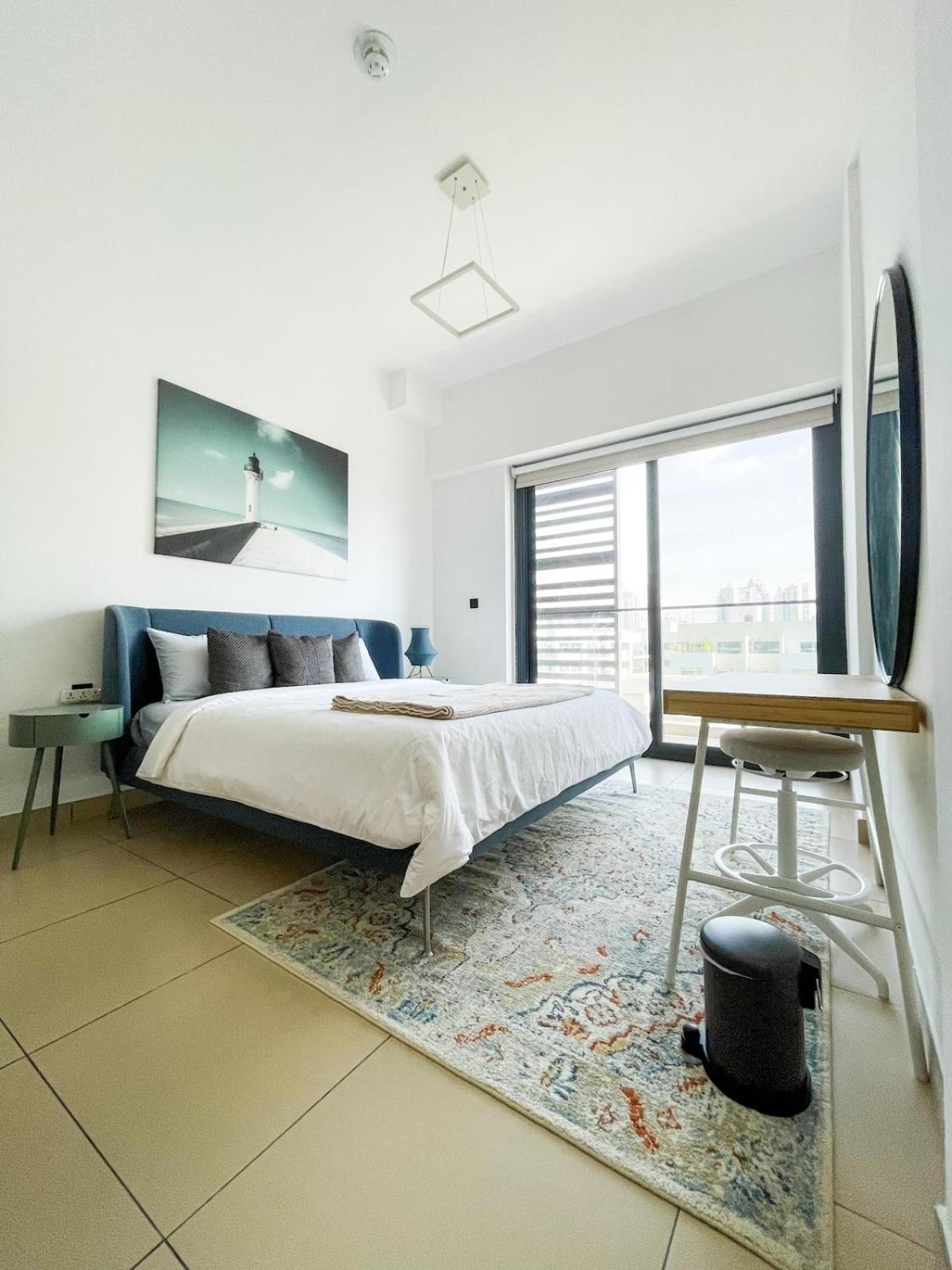 Apartment Tastefully Decorated 1 Bedroom In Jvc