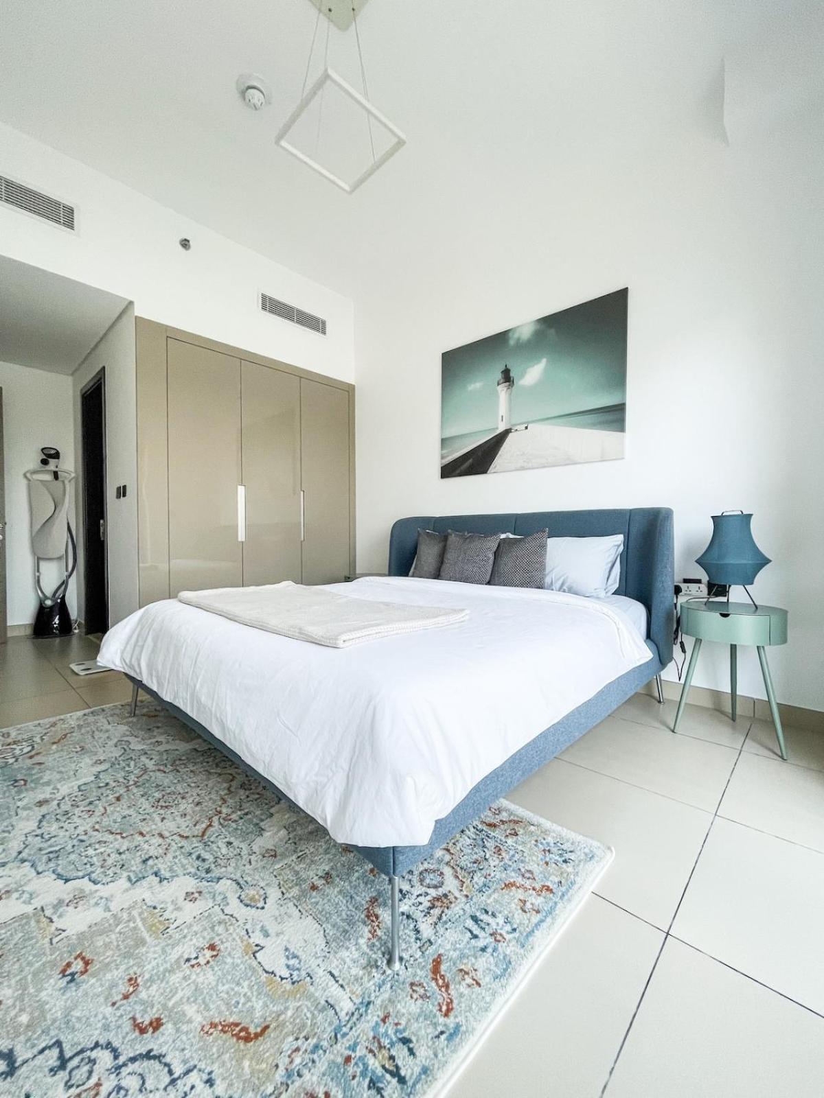 Tastefully Decorated 1 Bedroom In Jvc Apartment *