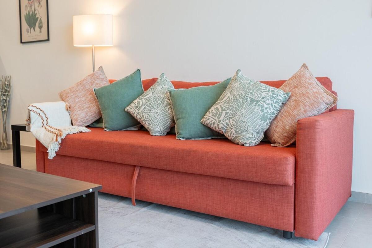 Bright And Warm 2-bedroom In Al Barsha Apartment Dubai