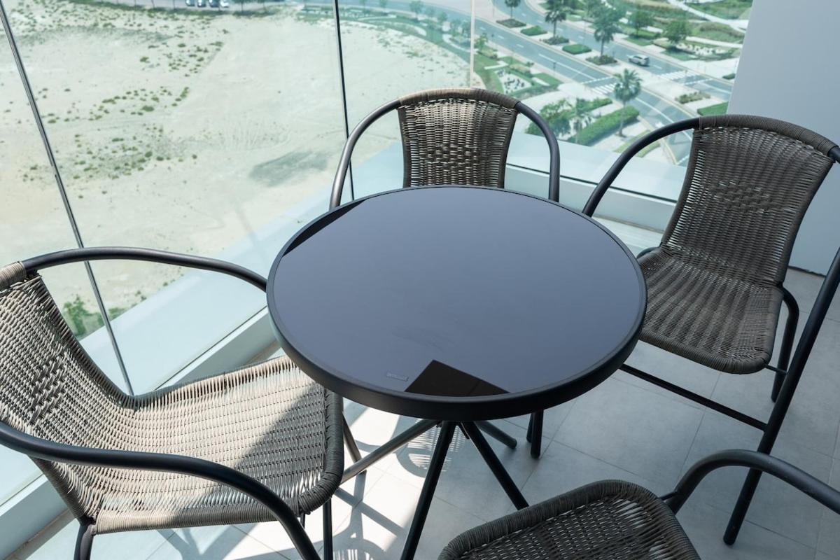 Apartment Bright And Warm 2-bedroom In Al Barsha *