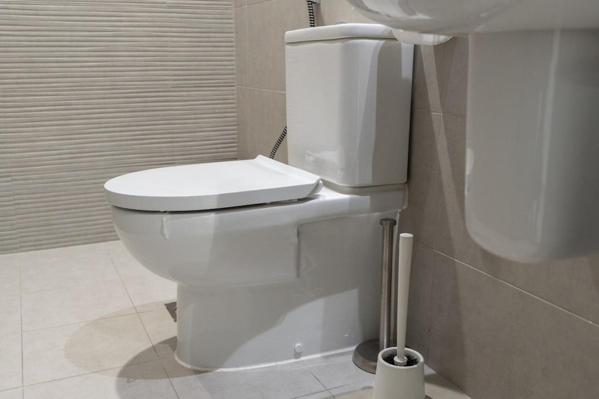 Bright And Warm 2-bedroom In Al Barsha Apartment